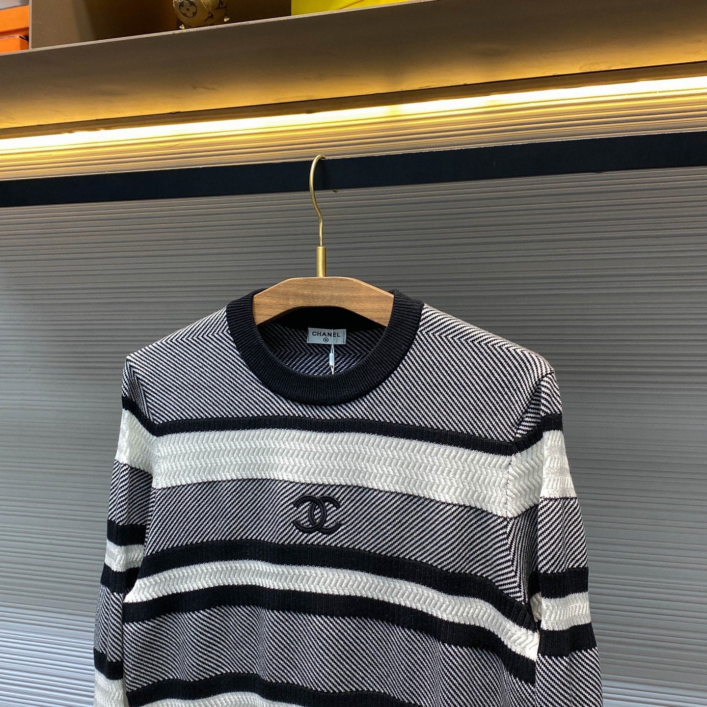 더블 C 니트맨투맨 (Double C knit man-to-man)