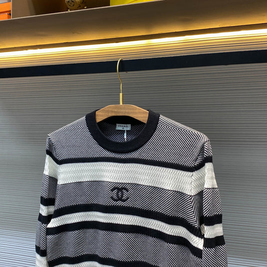 더블 C 니트맨투맨 (Double C knit man-to-man)