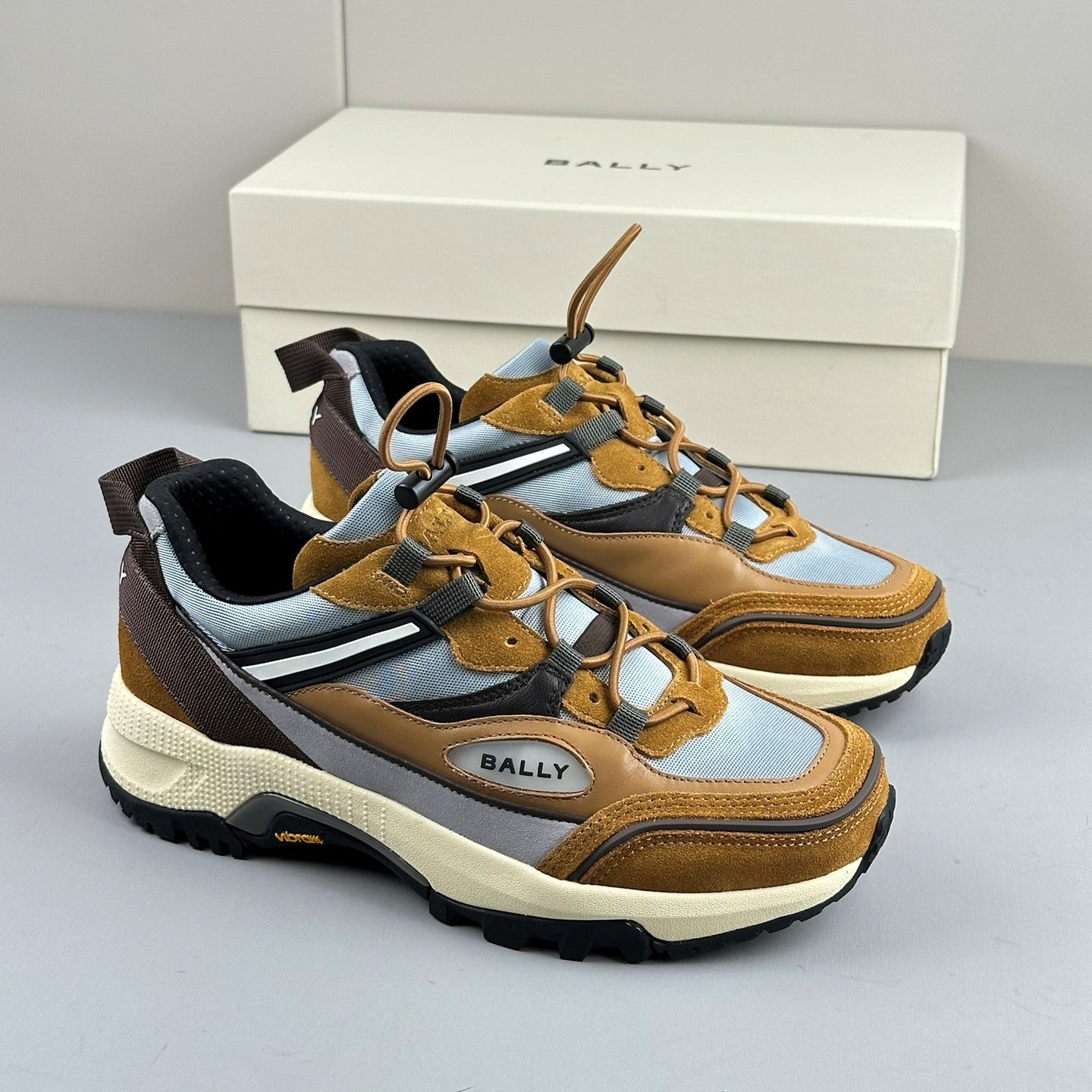 비브람 스니커즈 (Vibram sneakers)