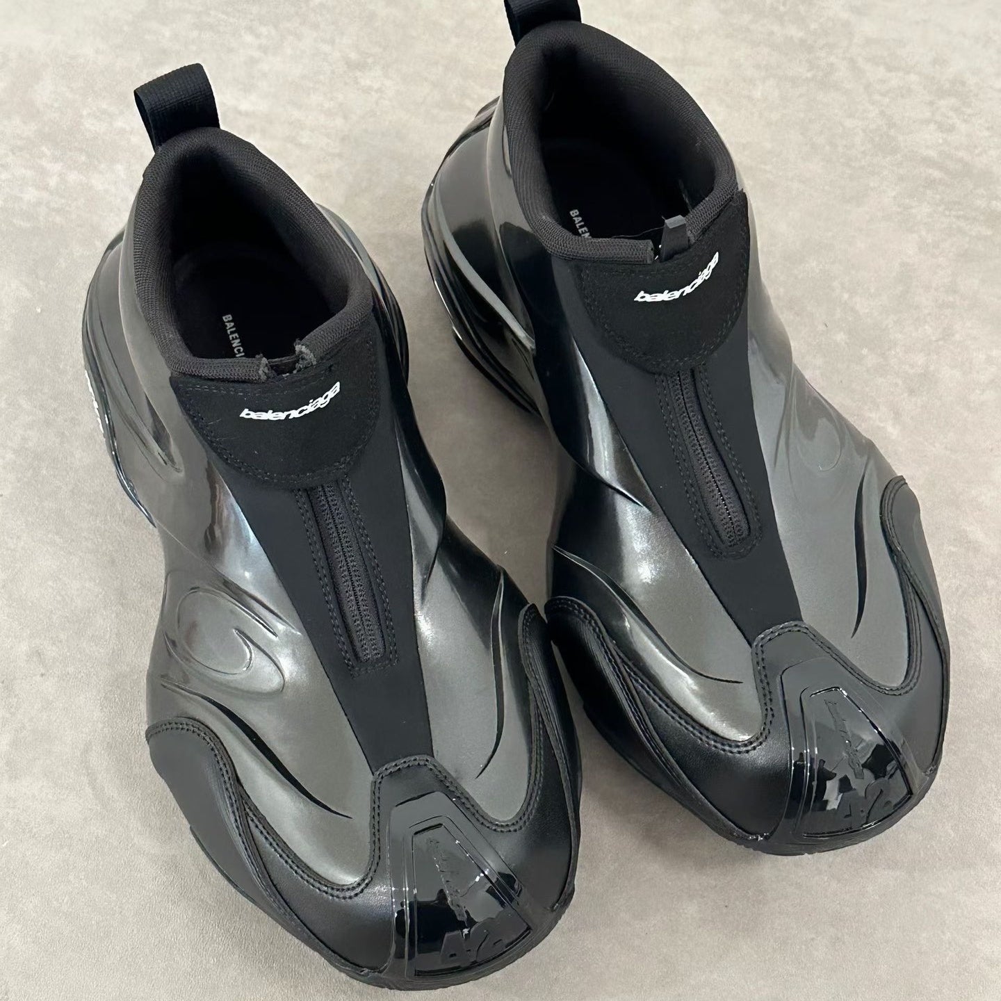 바스켓볼 스니커즈 (Basketball sneakers)