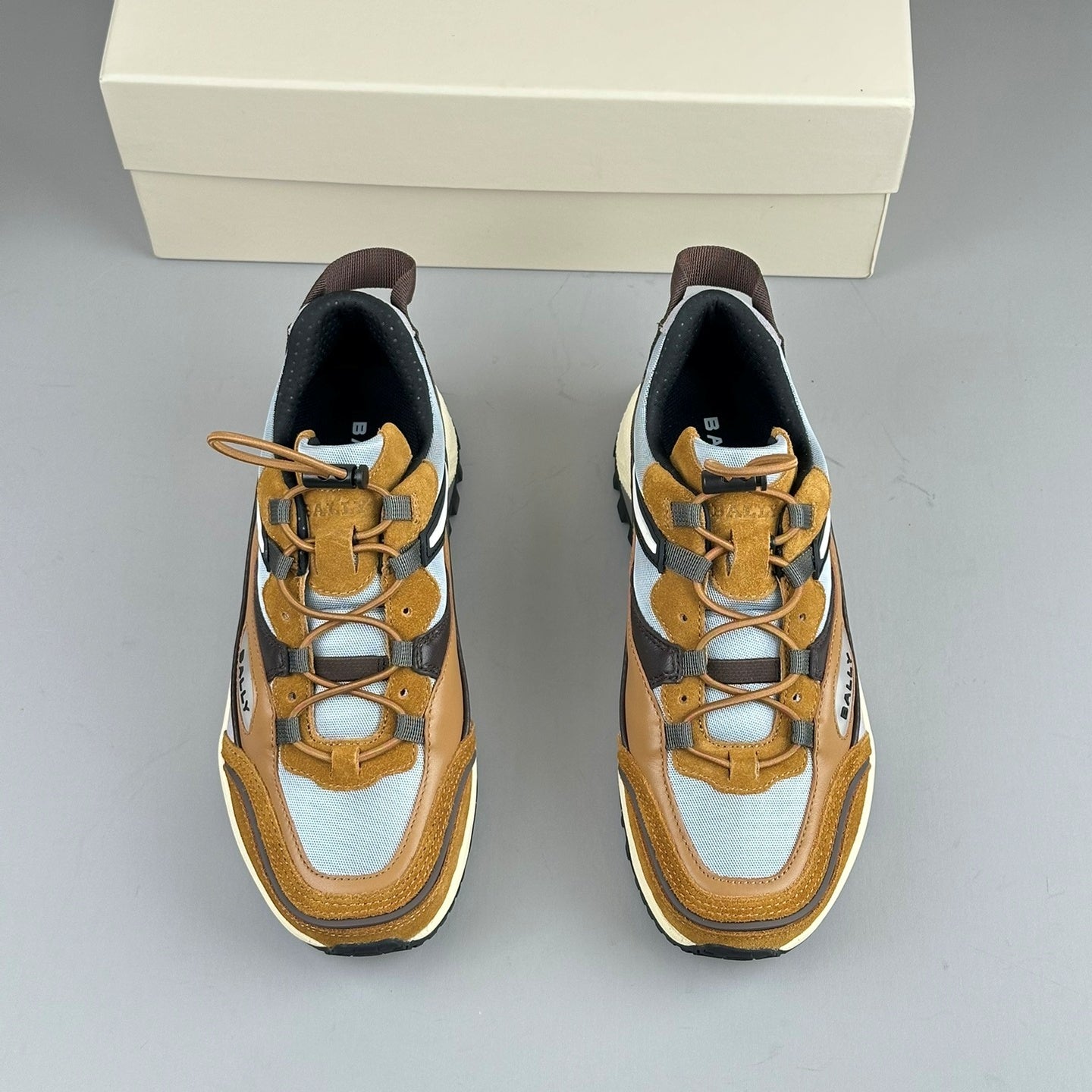 비브람 스니커즈 (Vibram sneakers)