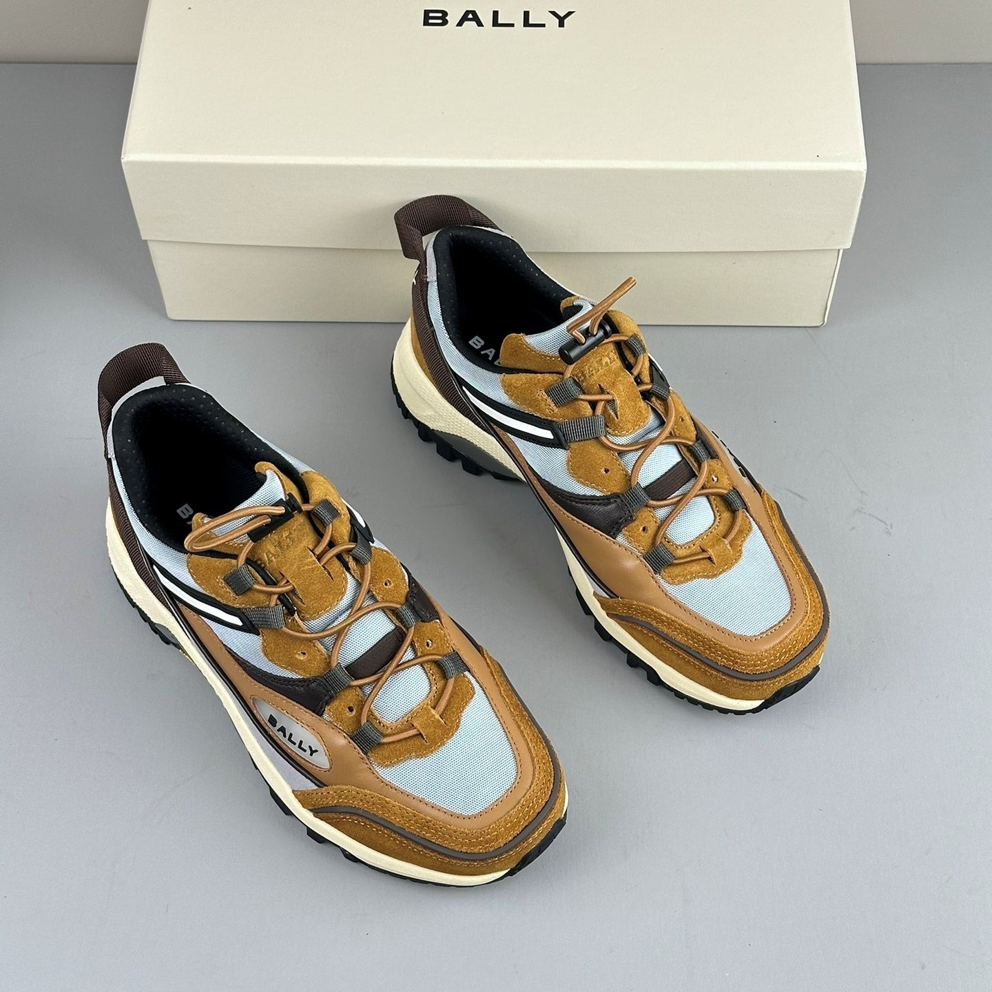 비브람 스니커즈 (Vibram sneakers)