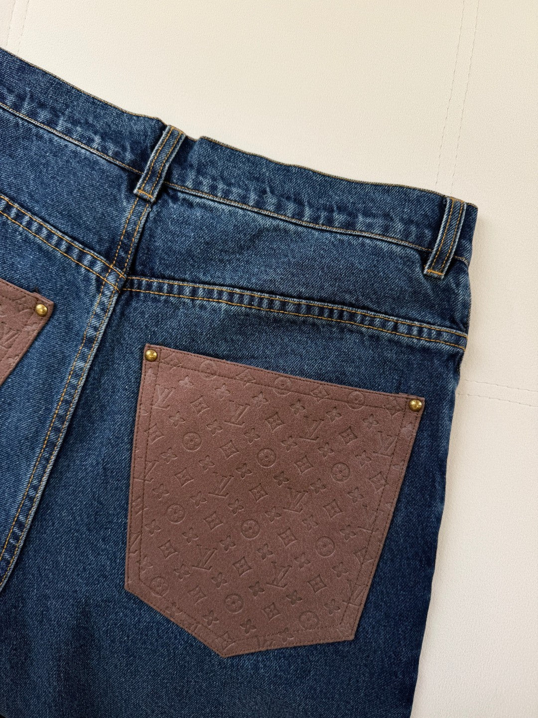 가죽 칼라 데님 재킷, 진 (Leather collar denim jacket, jeans)