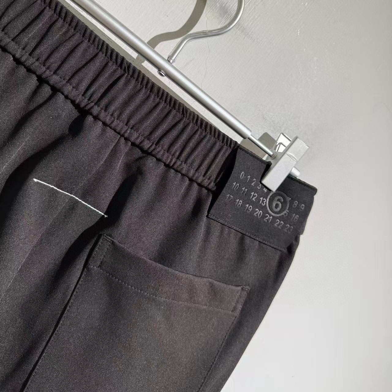 레그 팬츠 (leg pants)