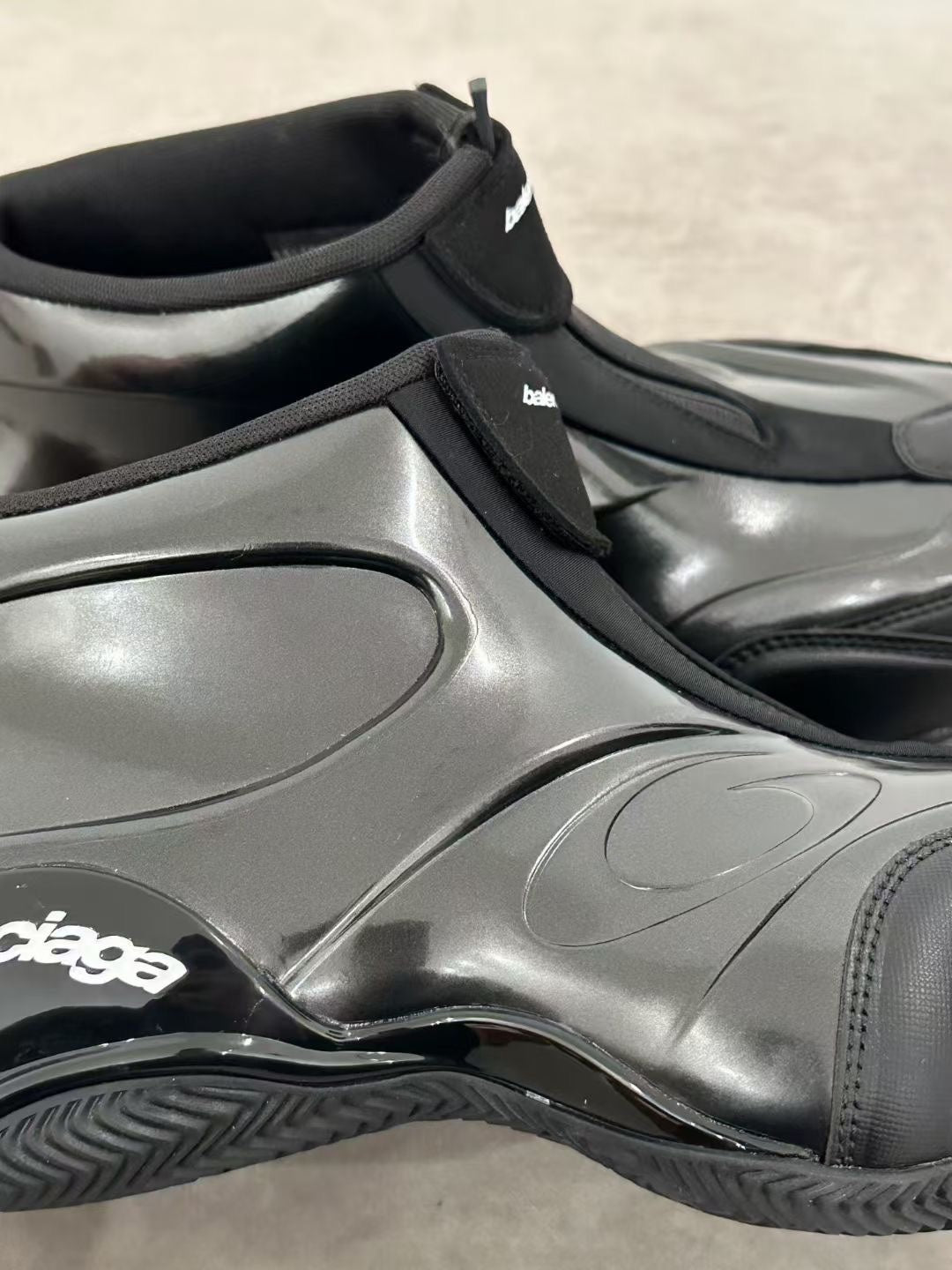 바스켓볼 스니커즈 (Basketball sneakers)