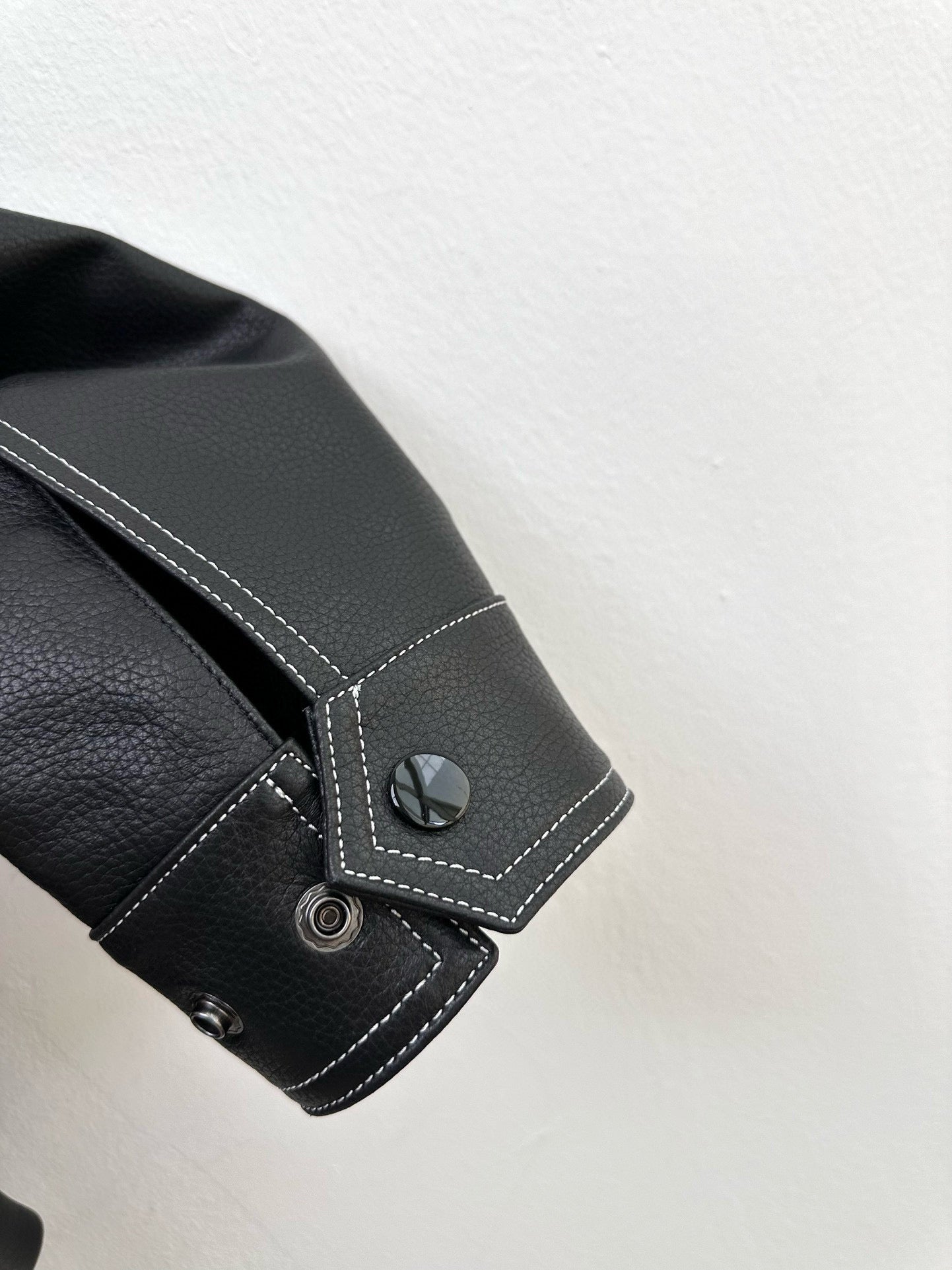 탑스티치 가죽자켓 (Topstitched leather jacket)