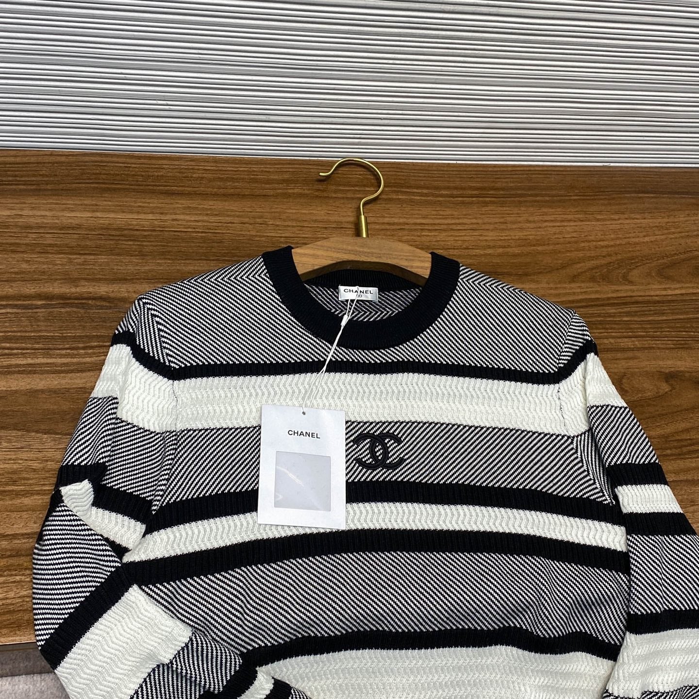 더블 C 니트맨투맨 (Double C knit man-to-man)