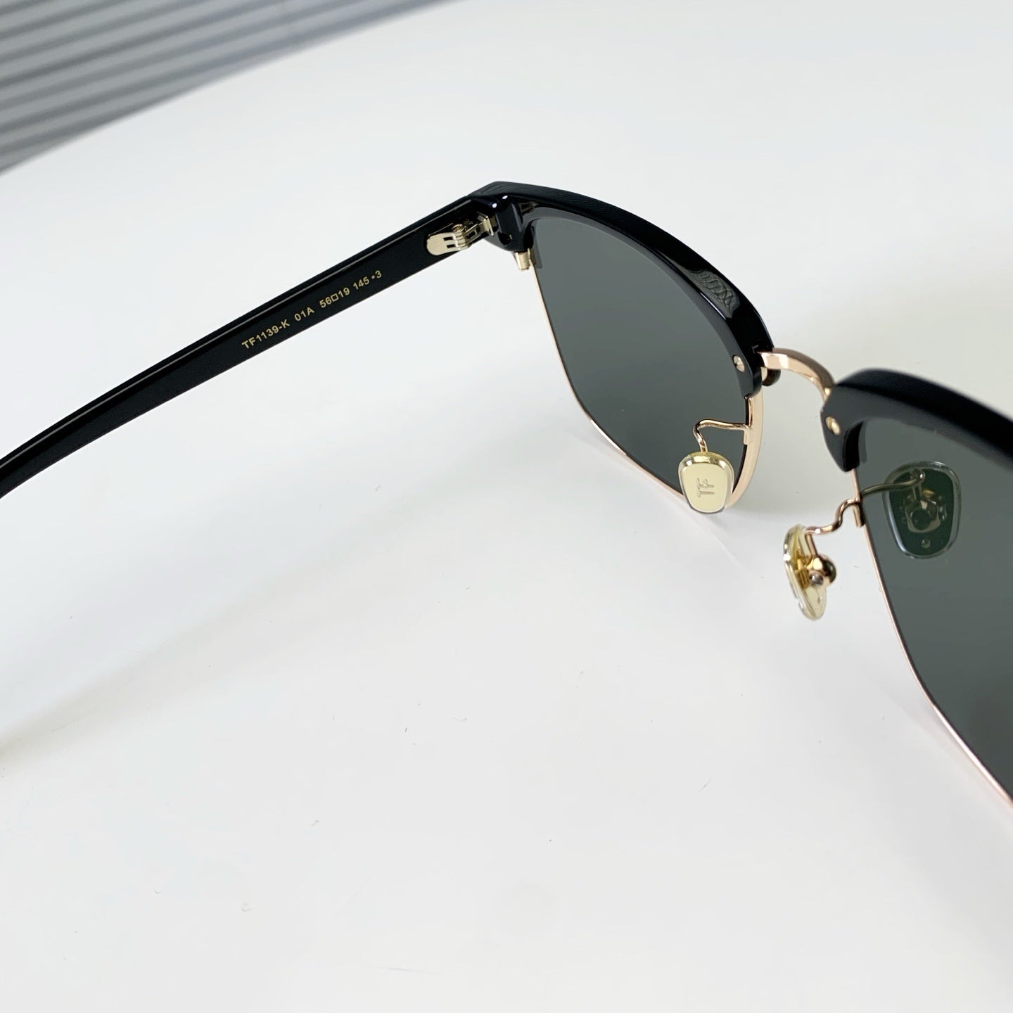 톰프 선글라스 (tomp sunglasses)