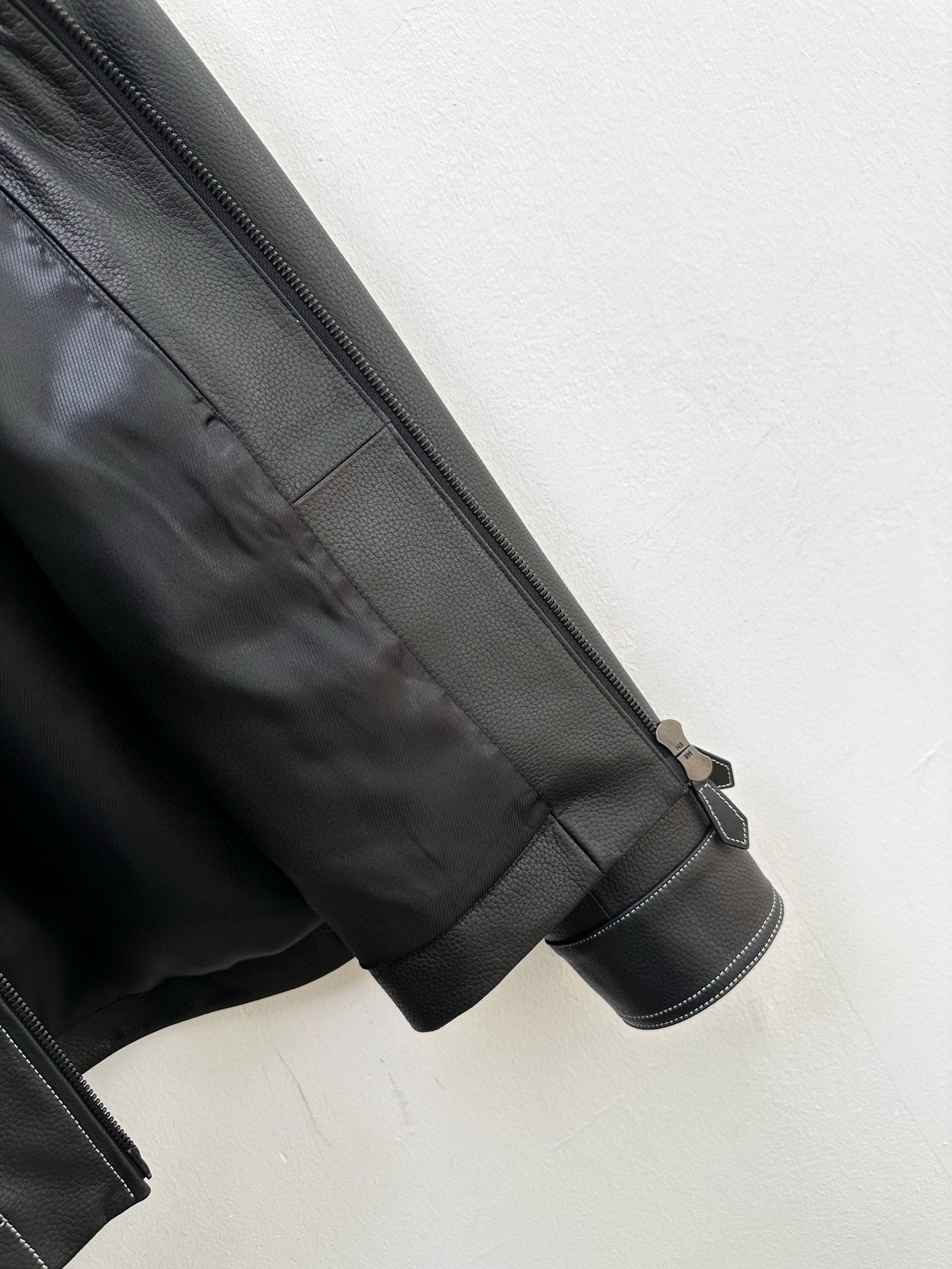 탑스티치 가죽자켓 (Topstitched leather jacket)