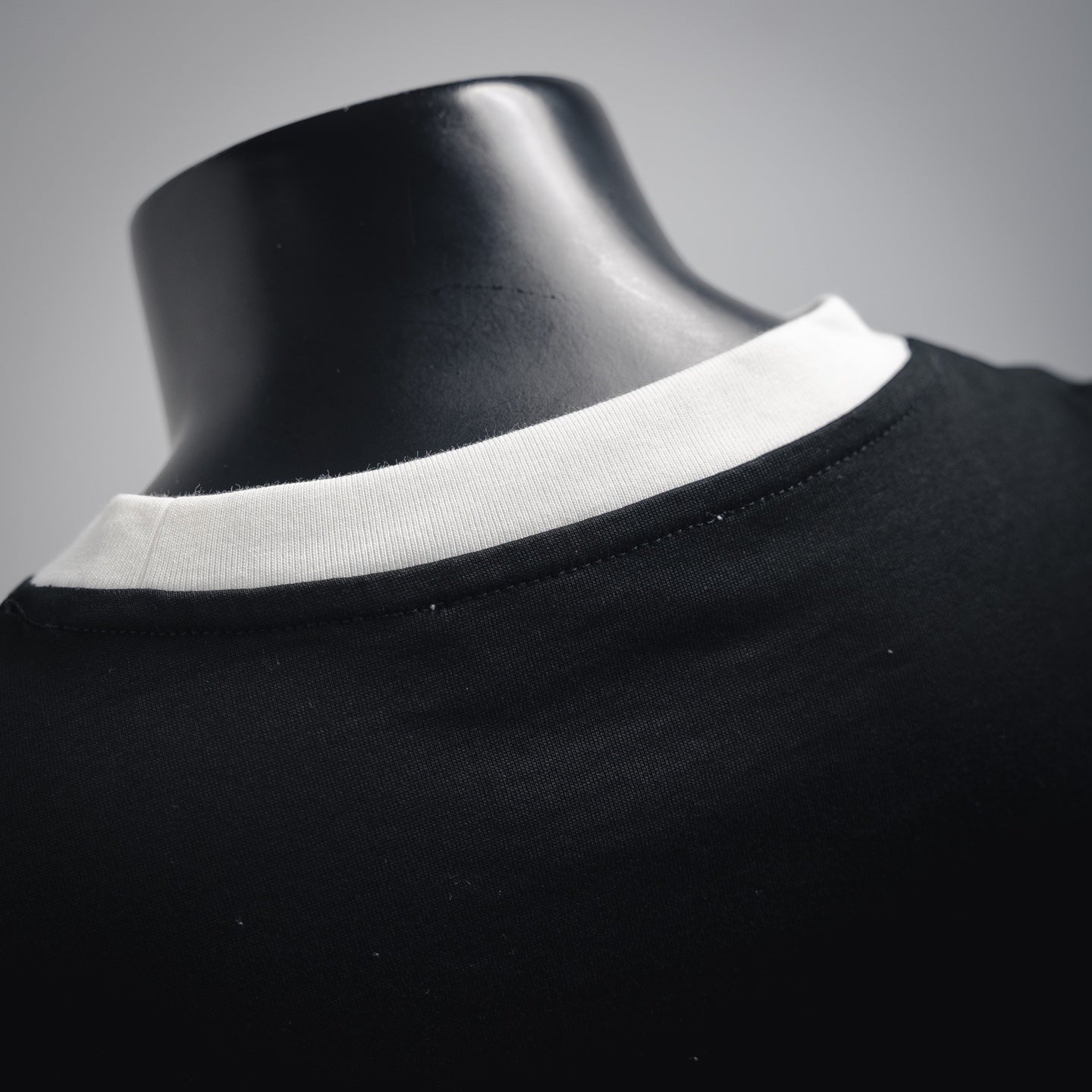 콘트라스트 반팔티셔츠 (Contrast short sleeve t-shirt)