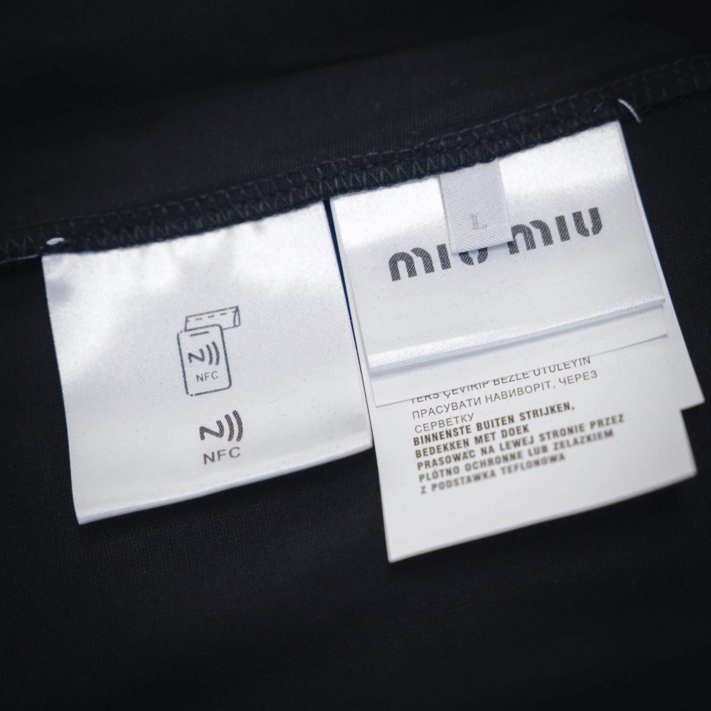 콘트라스트 반팔티셔츠 (Contrast short sleeve t-shirt)