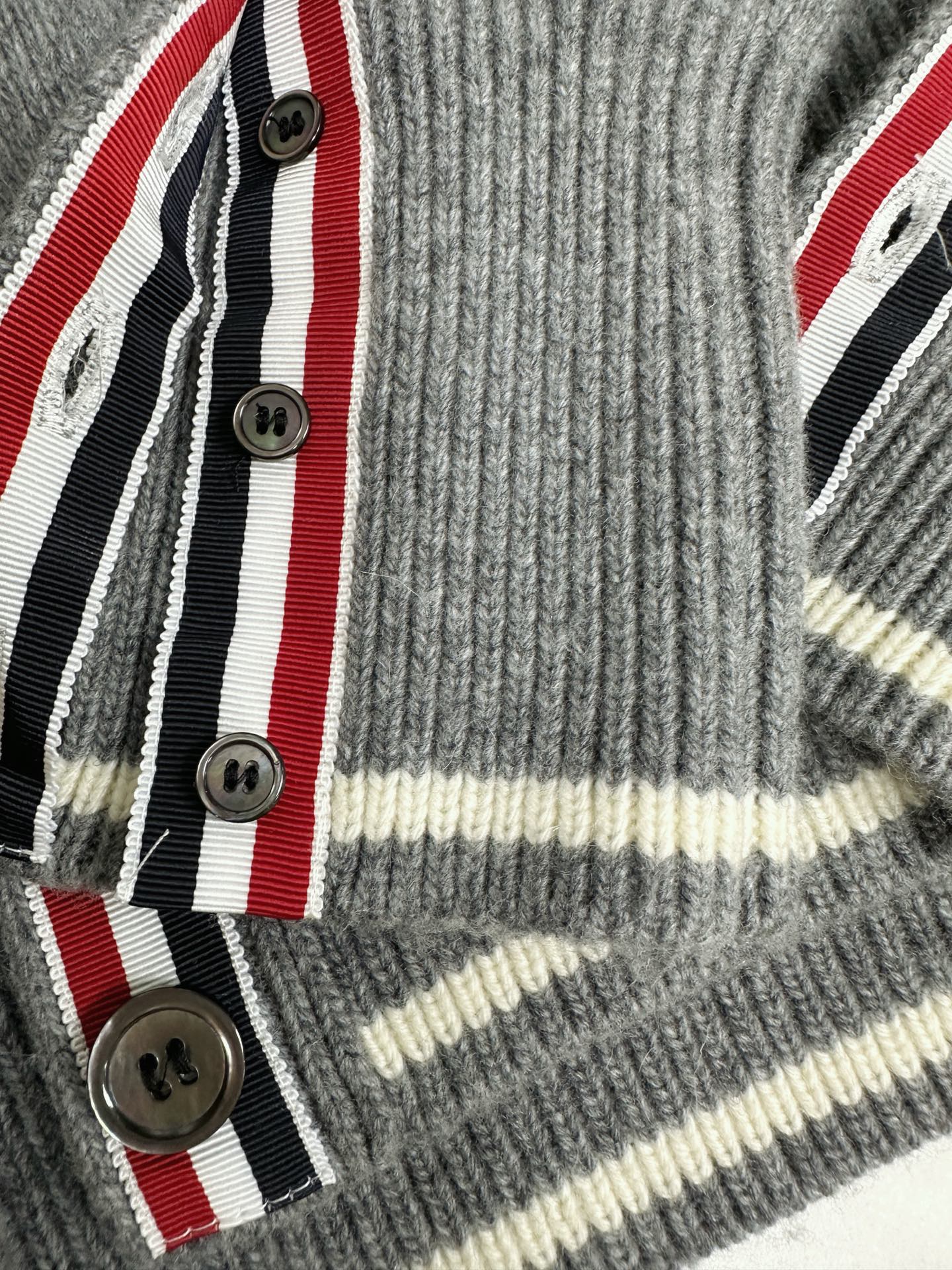 파인 메리노 가디건 (Fine Merino Cardigan)