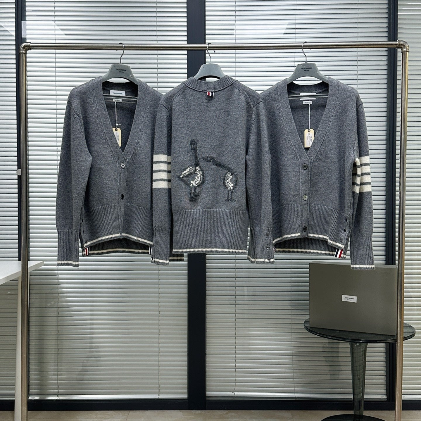 파인 메리노 가디건 (Fine Merino Cardigan)