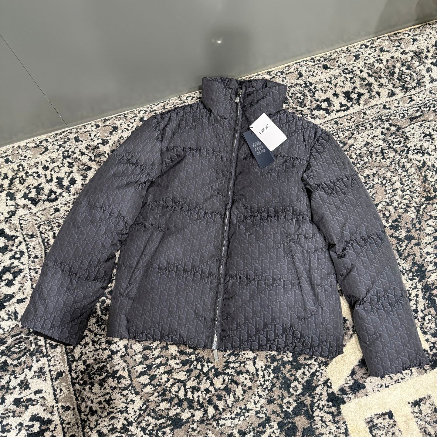 오블리크 다운 재킷 (Oblique down jacket)