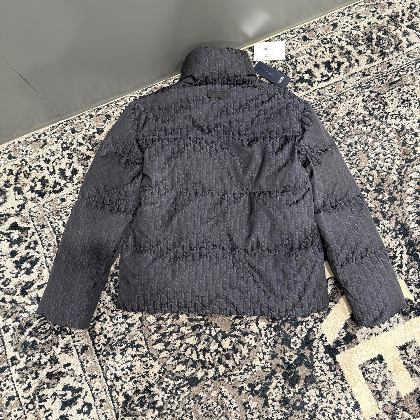 오블리크 다운 재킷 (Oblique down jacket)