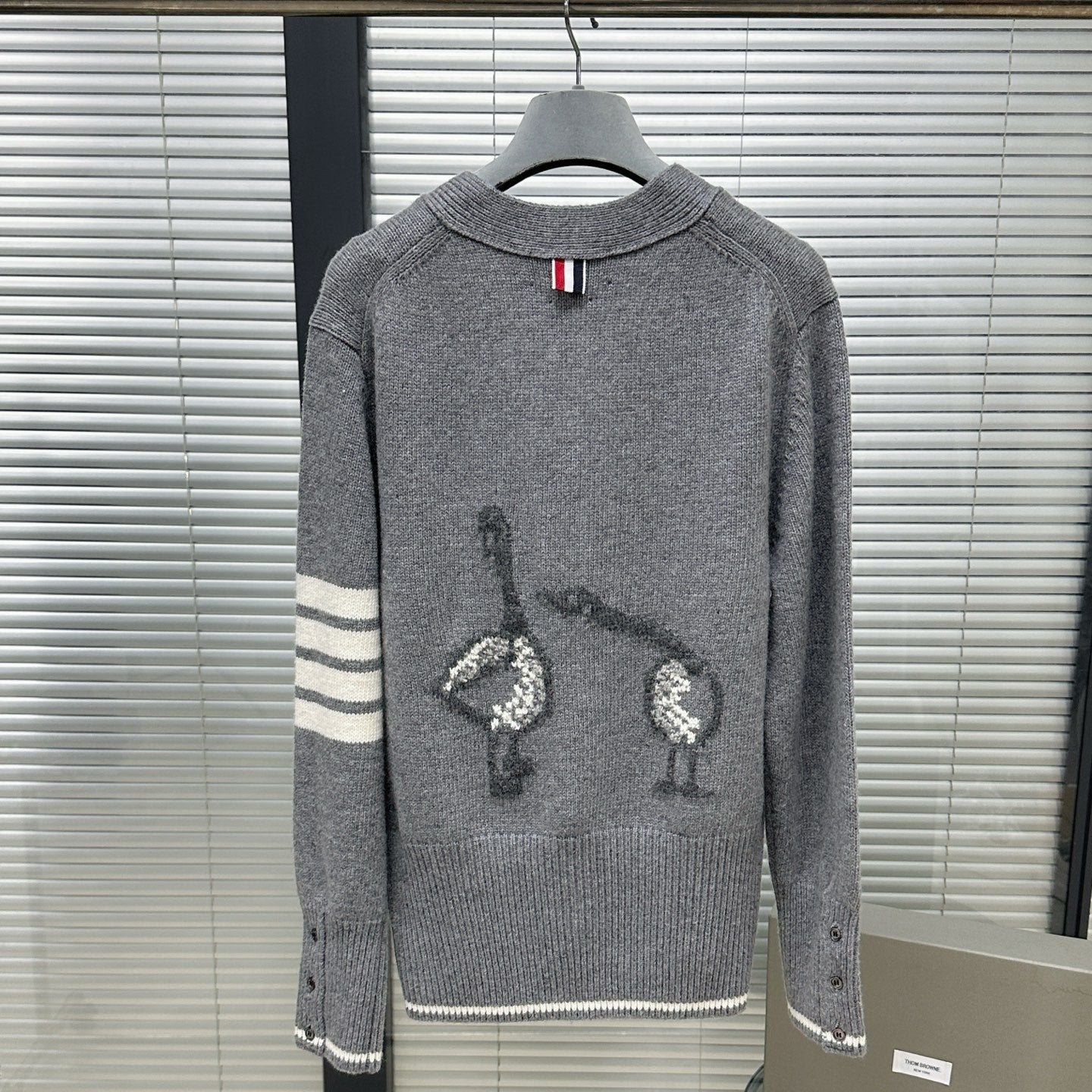파인 메리노 가디건 (Fine Merino Cardigan)