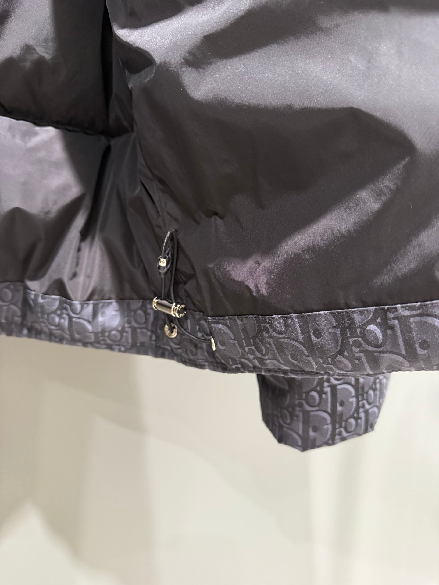 오블리크 다운 재킷 (Oblique down jacket)