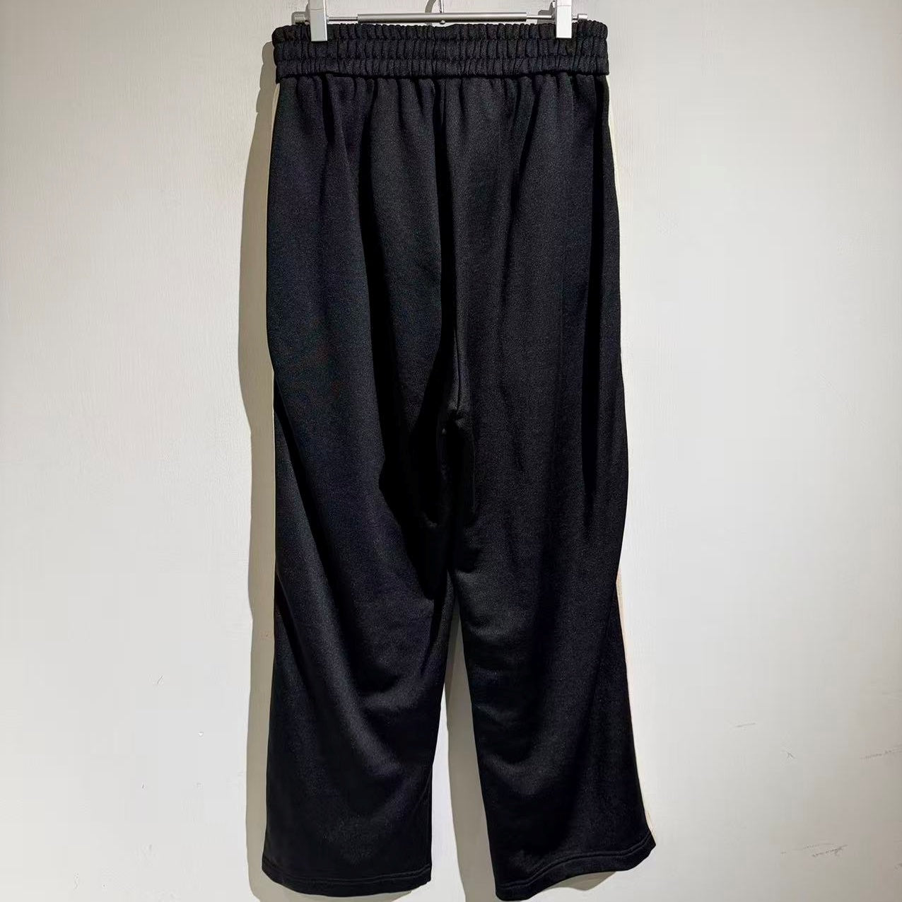 스웨트 팬츠 (sweatpants)