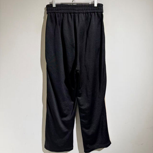 스웨트 팬츠 (sweatpants)