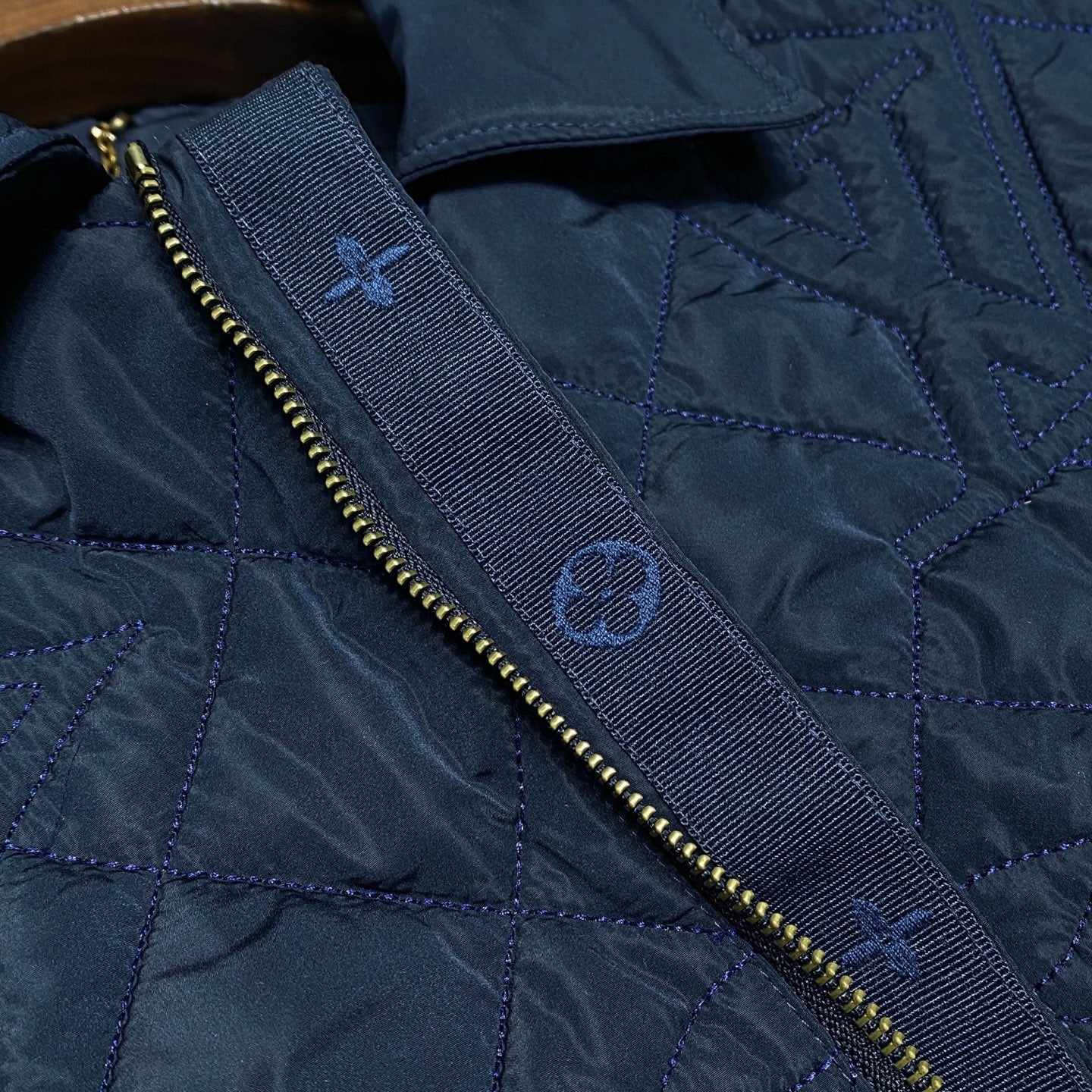 태피터 칼라 재킷 (taffeta collar jacket)