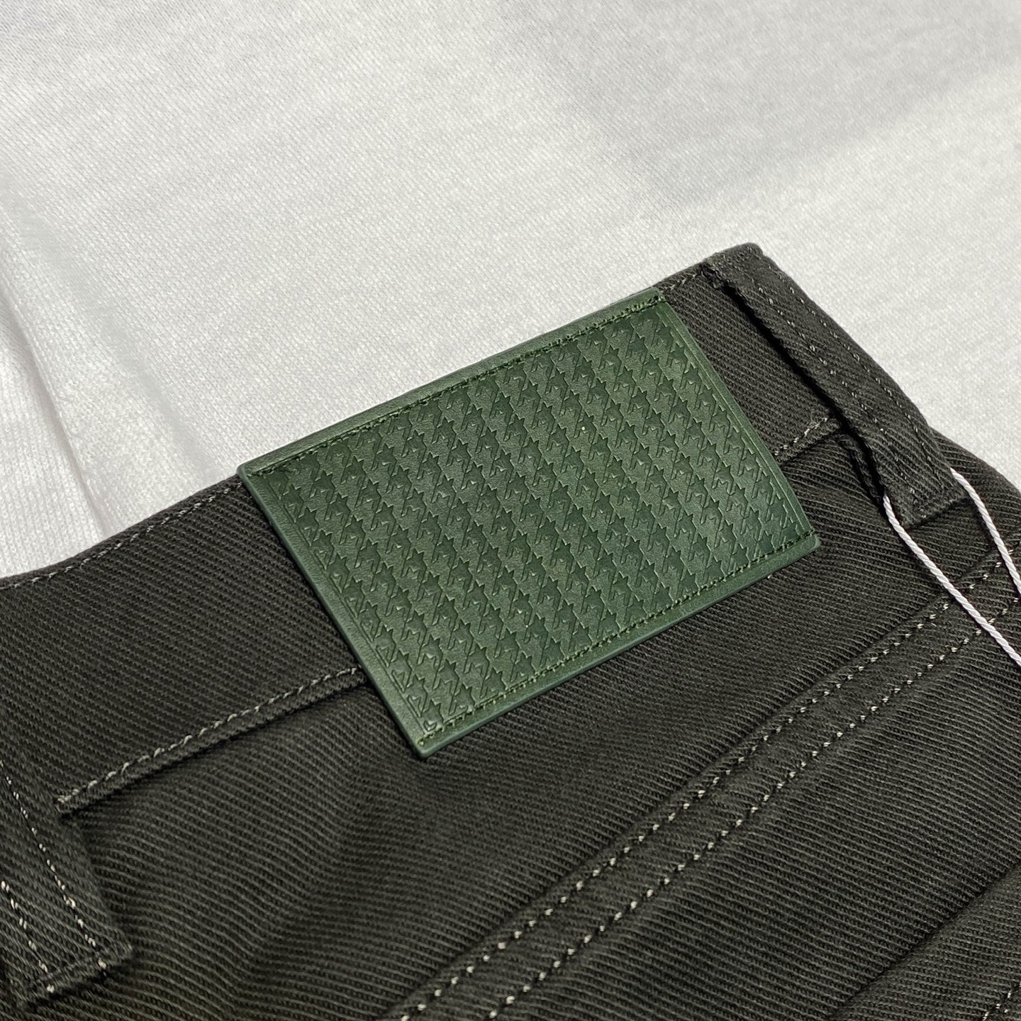 레그 팬츠 (leg pants)