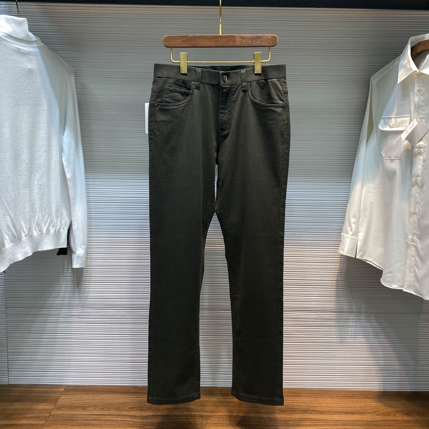 레그 팬츠 (leg pants)