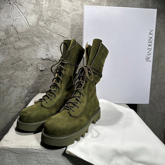 스웨이드 워커 (Suede Walker)