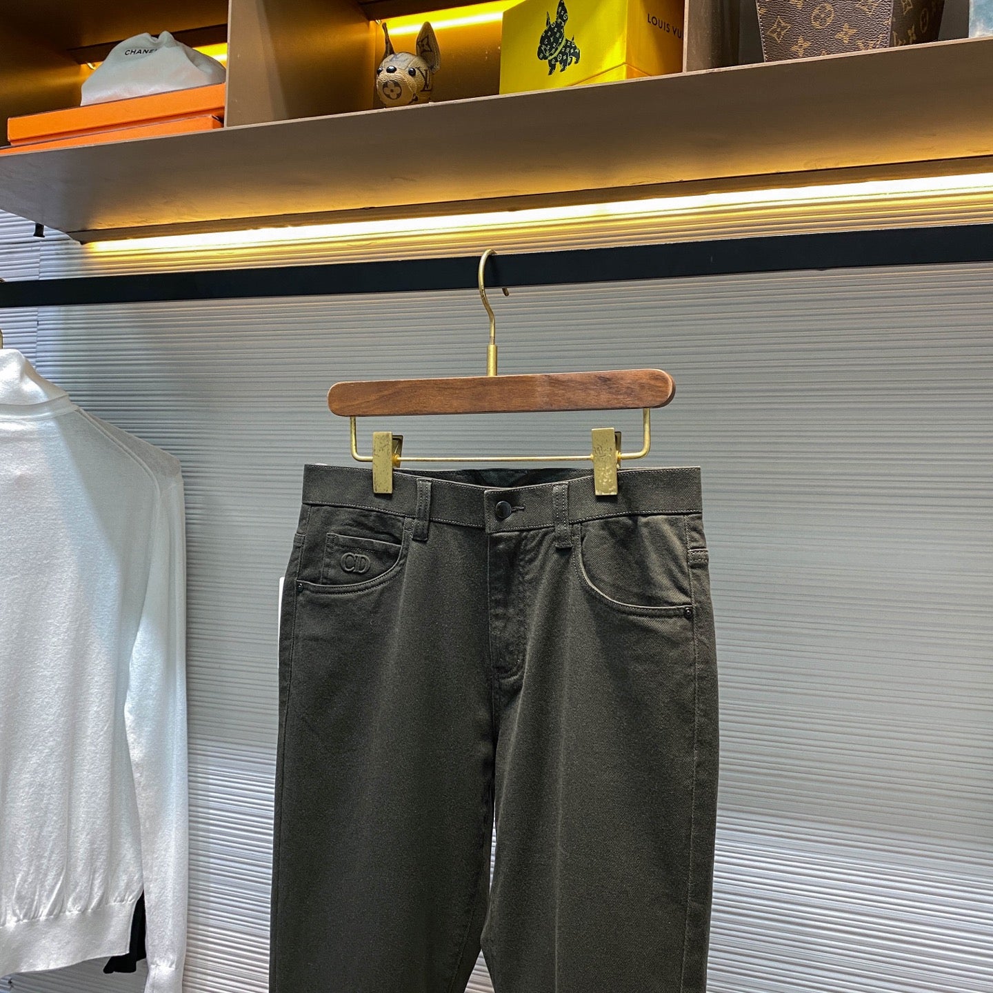 레그 팬츠 (leg pants)