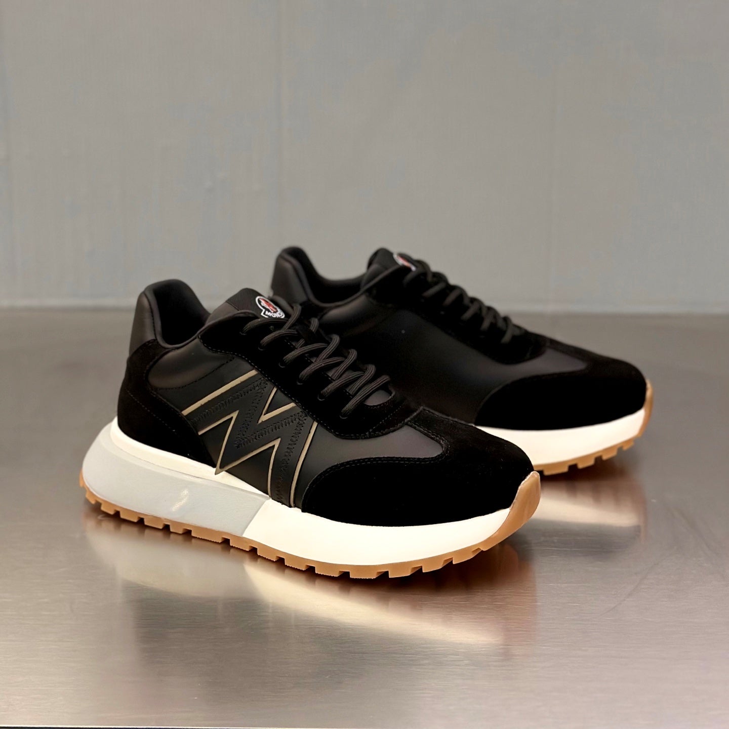 네오프렌 스니커즈 (neoprene sneakers)