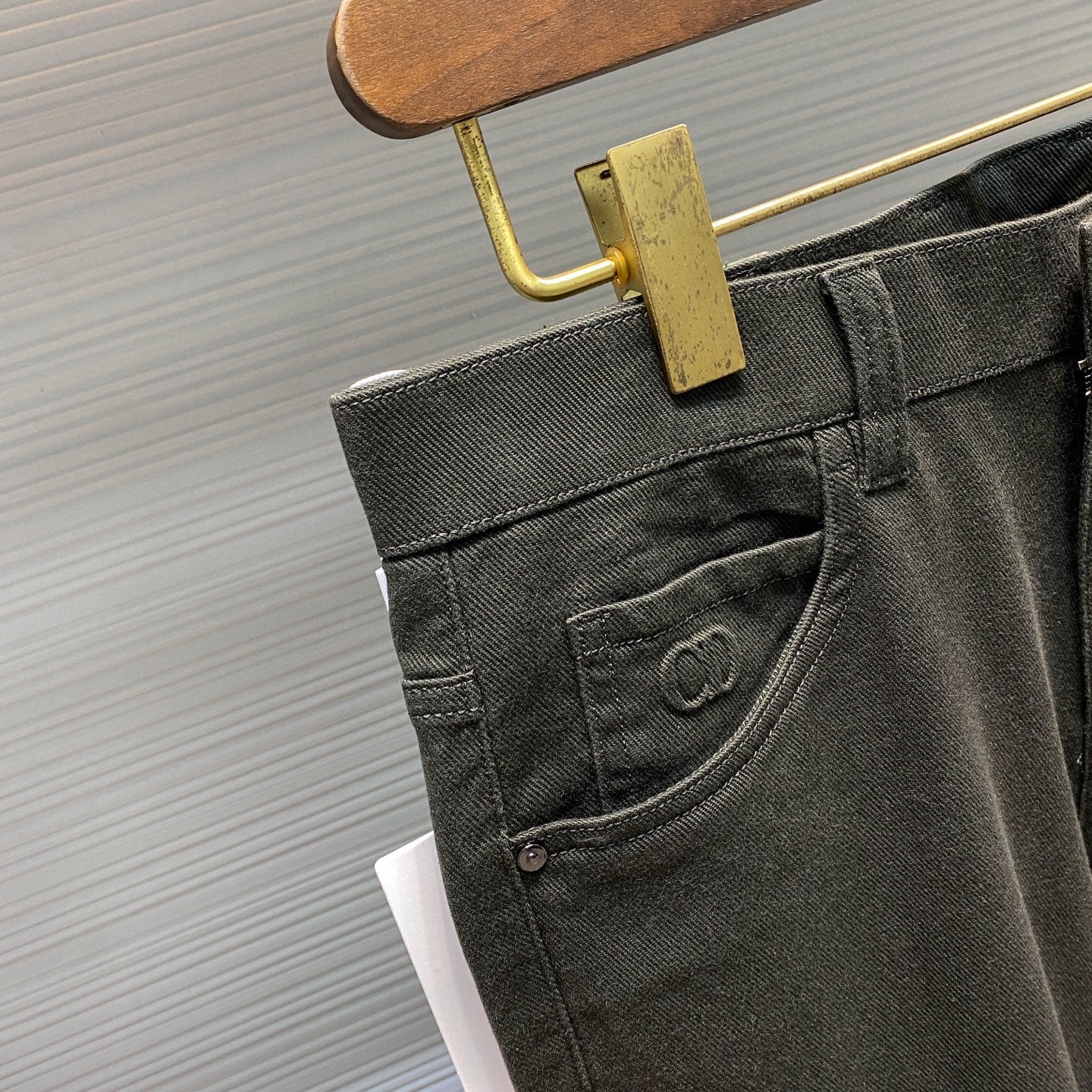 레그 팬츠 (leg pants)