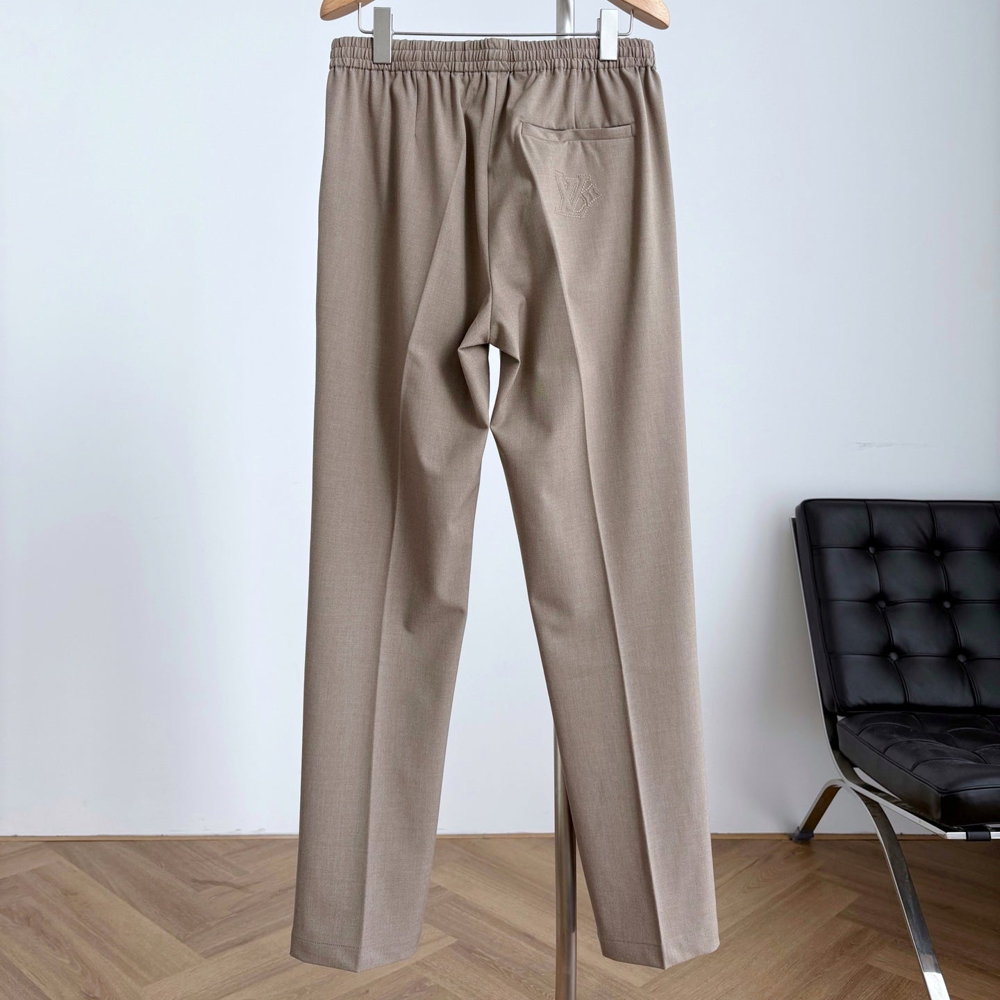 울 V넥 팬츠 (Wool V-neck pants)