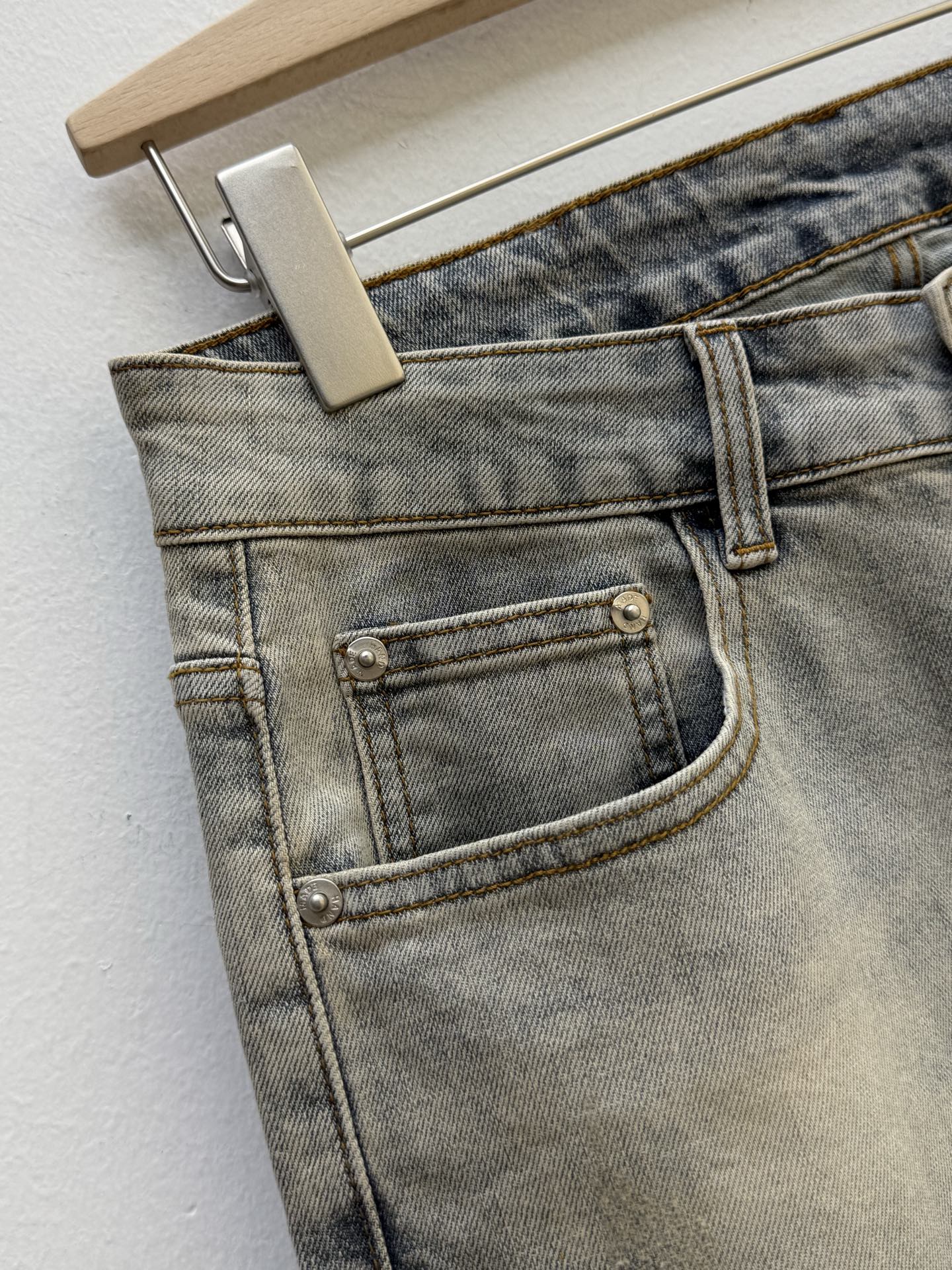 워시드 청바지 (washed jeans)