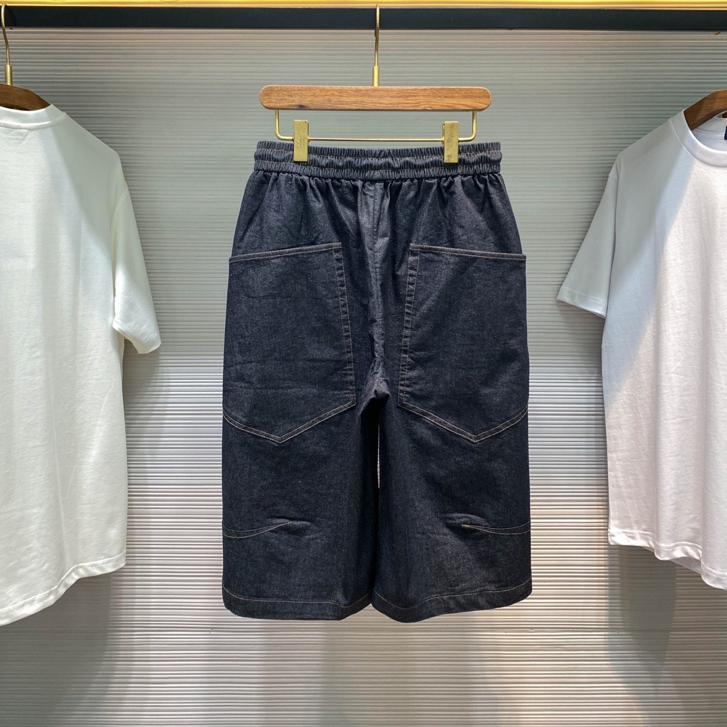 와이드 숏팬츠 (Wide shorts)