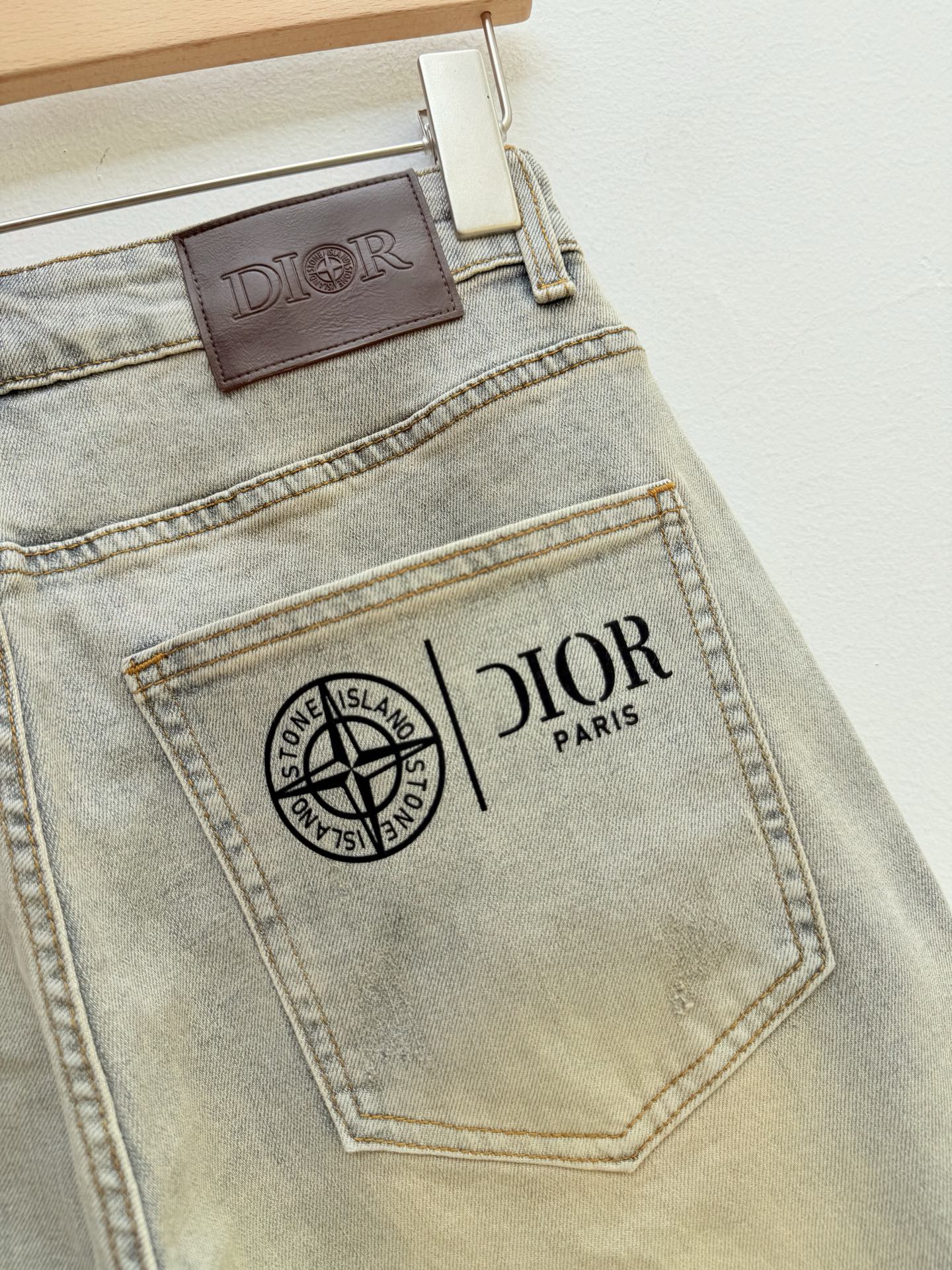 워시드 청바지 (washed jeans)