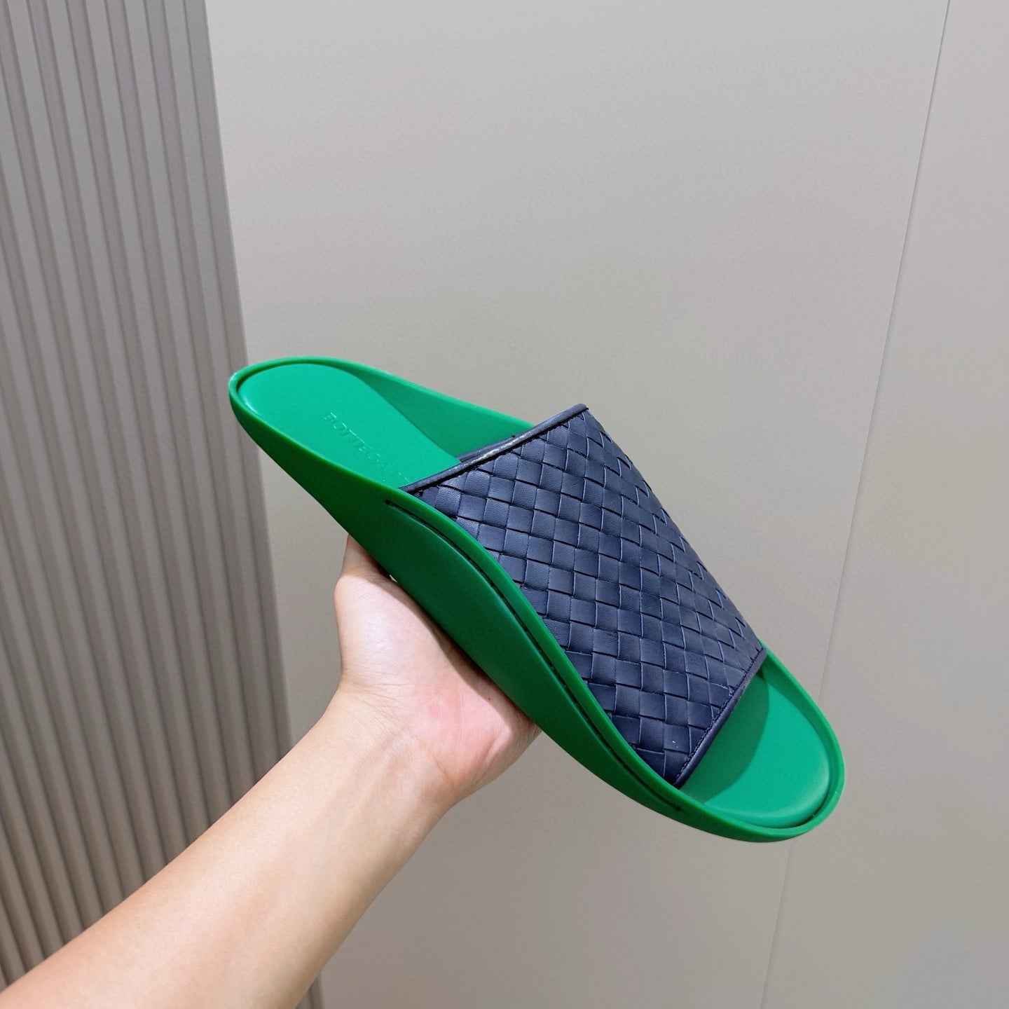 웨이브 뮬 샌들 (wave mule sandals)