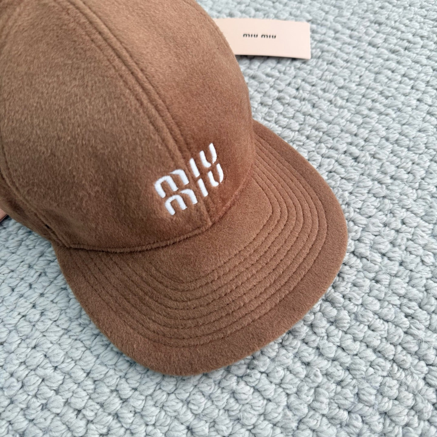 벨벳 드로스트링 모자 (Velvet Drawstring Hat)