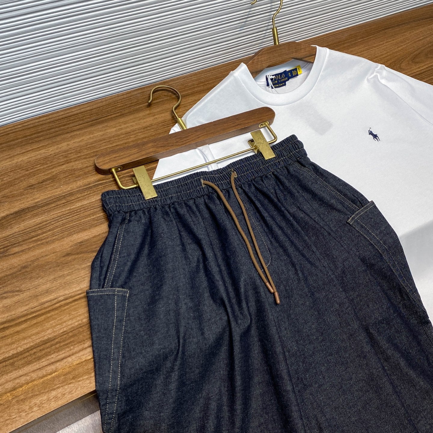 와이드 숏팬츠 (Wide shorts)