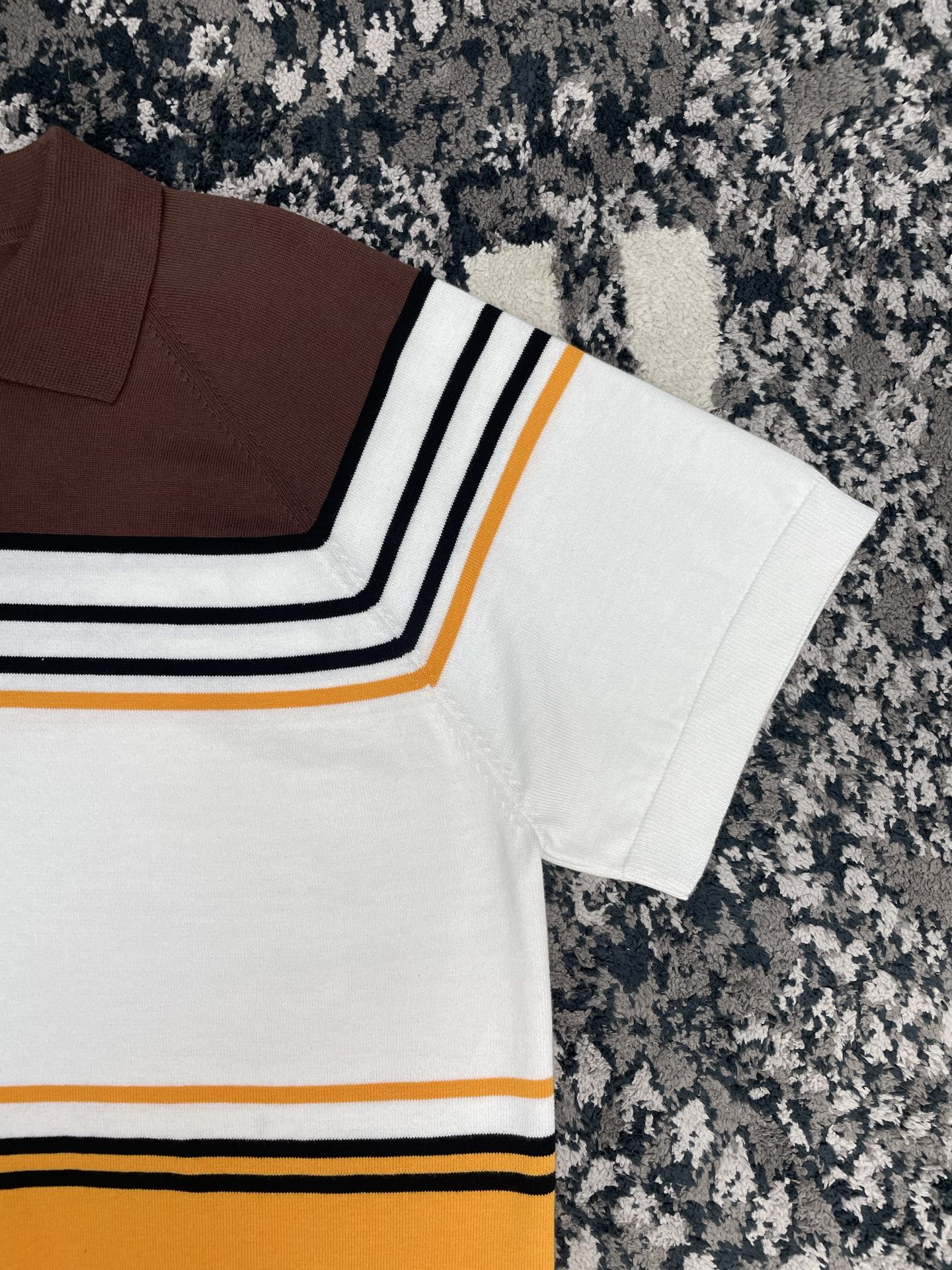 래글런 티셔츠 (raglan t-shirt)