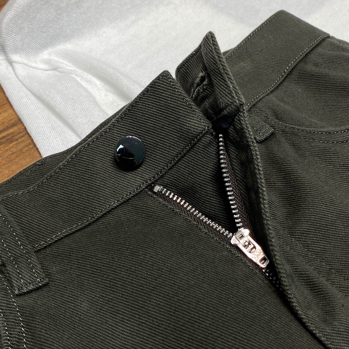 레그 팬츠 (leg pants)