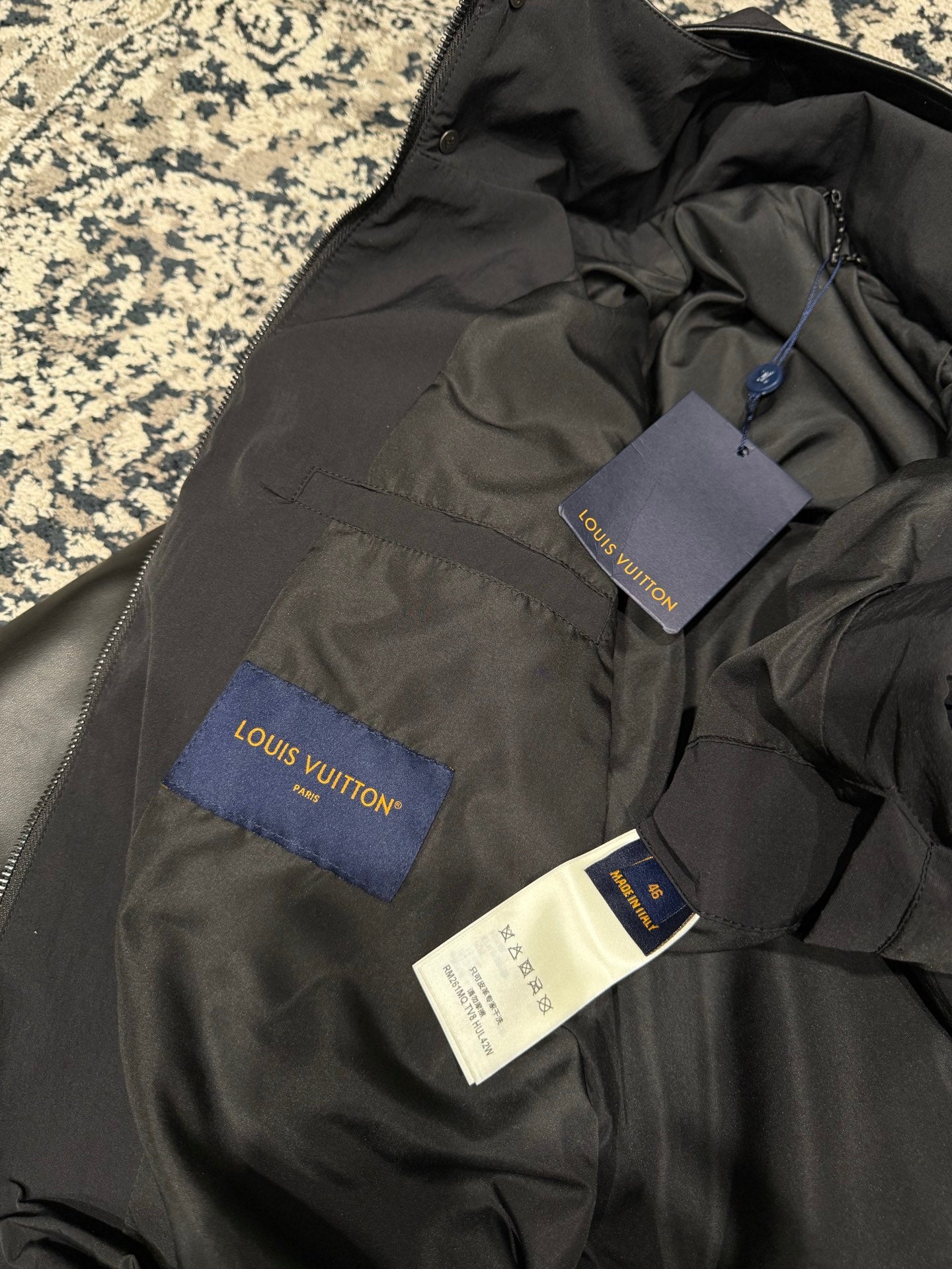 하이브리드 윈드브레이커 (Hybrid Windbreaker)