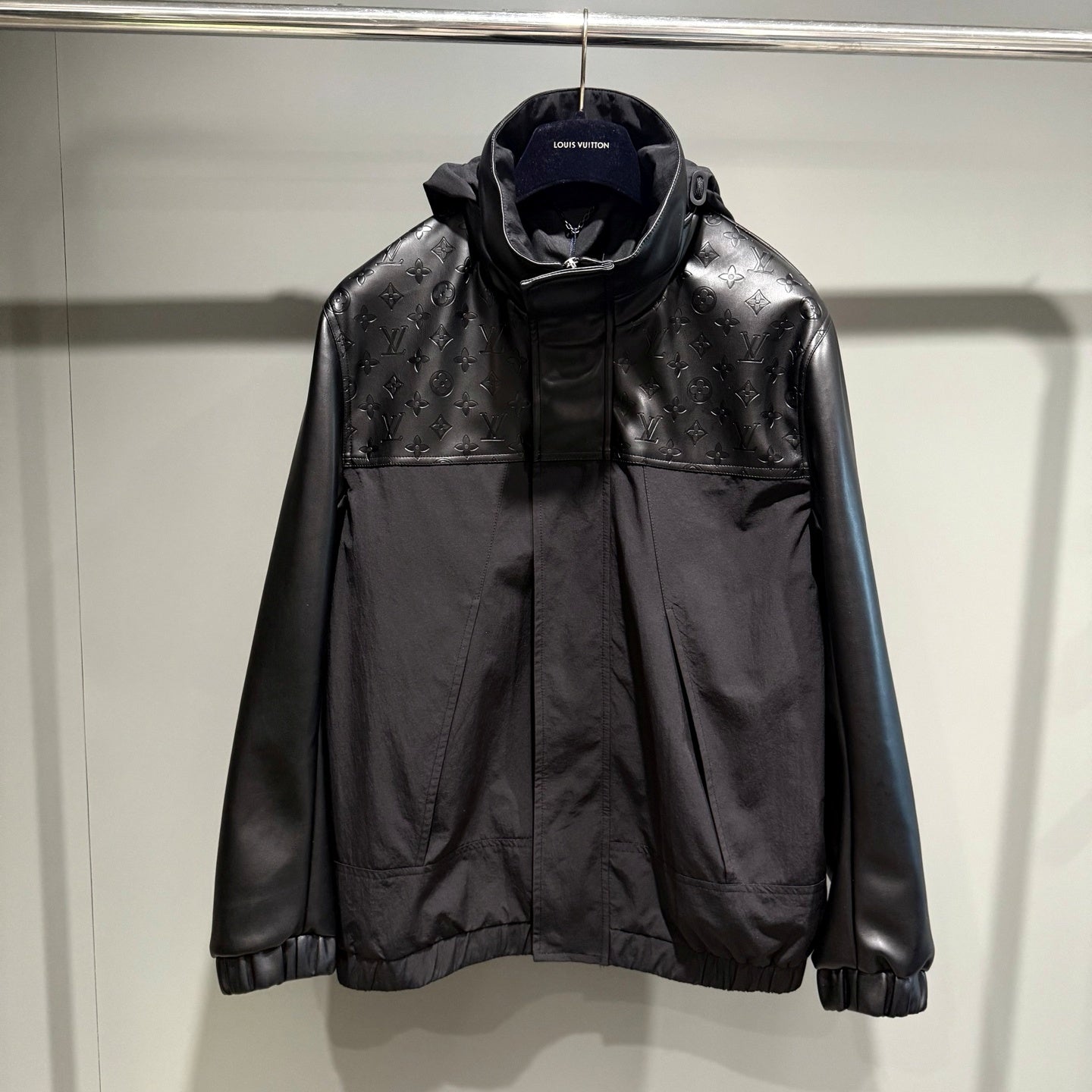 하이브리드 윈드브레이커 (Hybrid Windbreaker)
