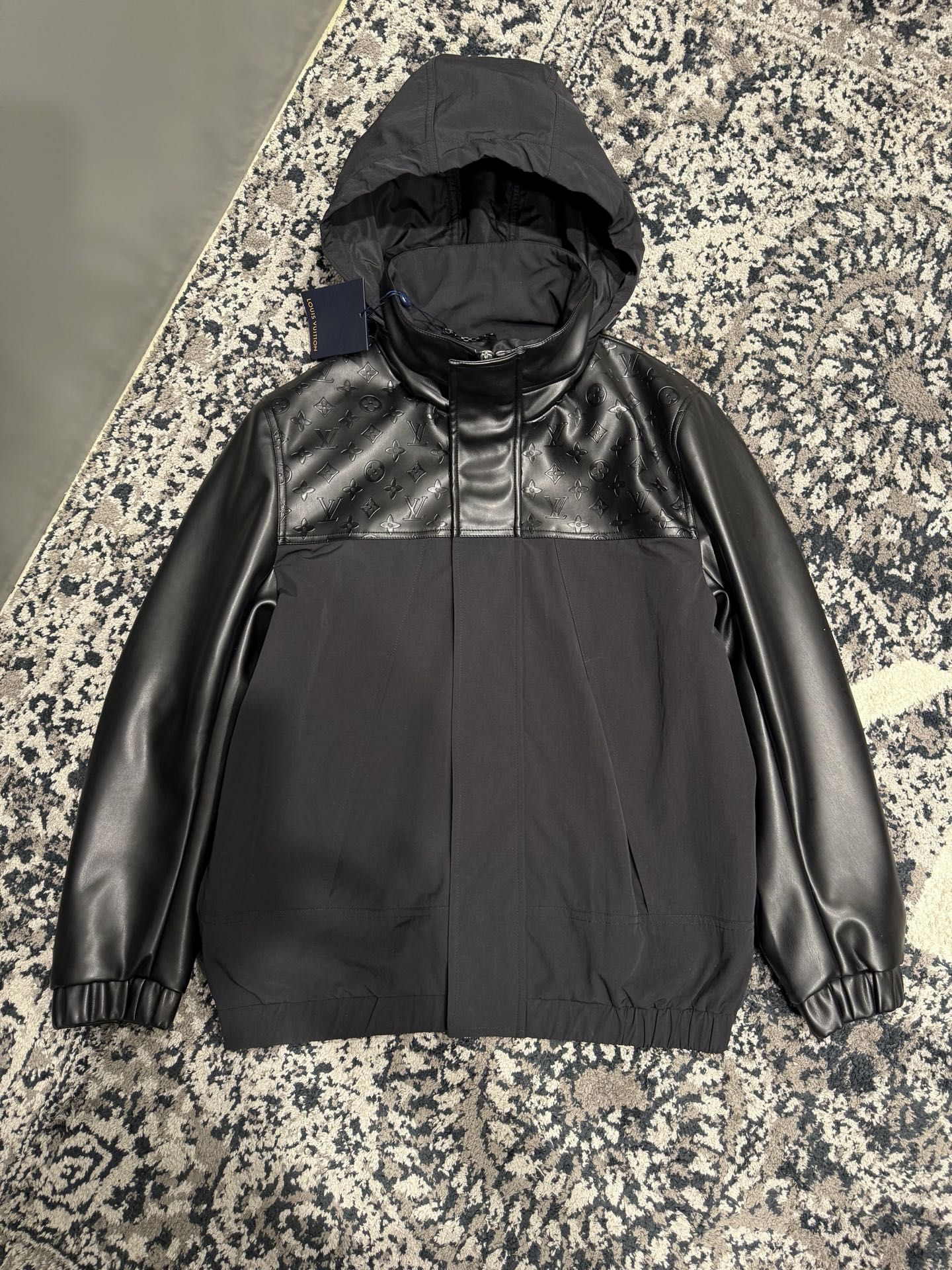하이브리드 윈드브레이커 (Hybrid Windbreaker)