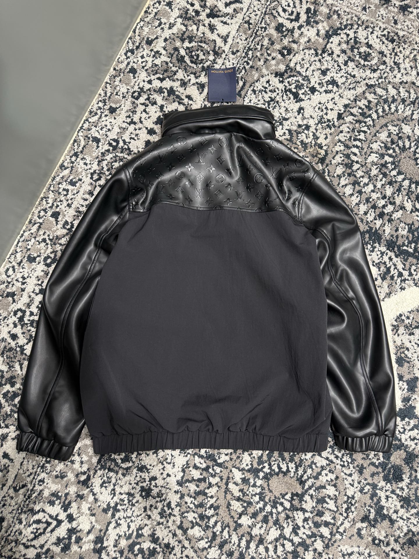하이브리드 윈드브레이커 (Hybrid Windbreaker)