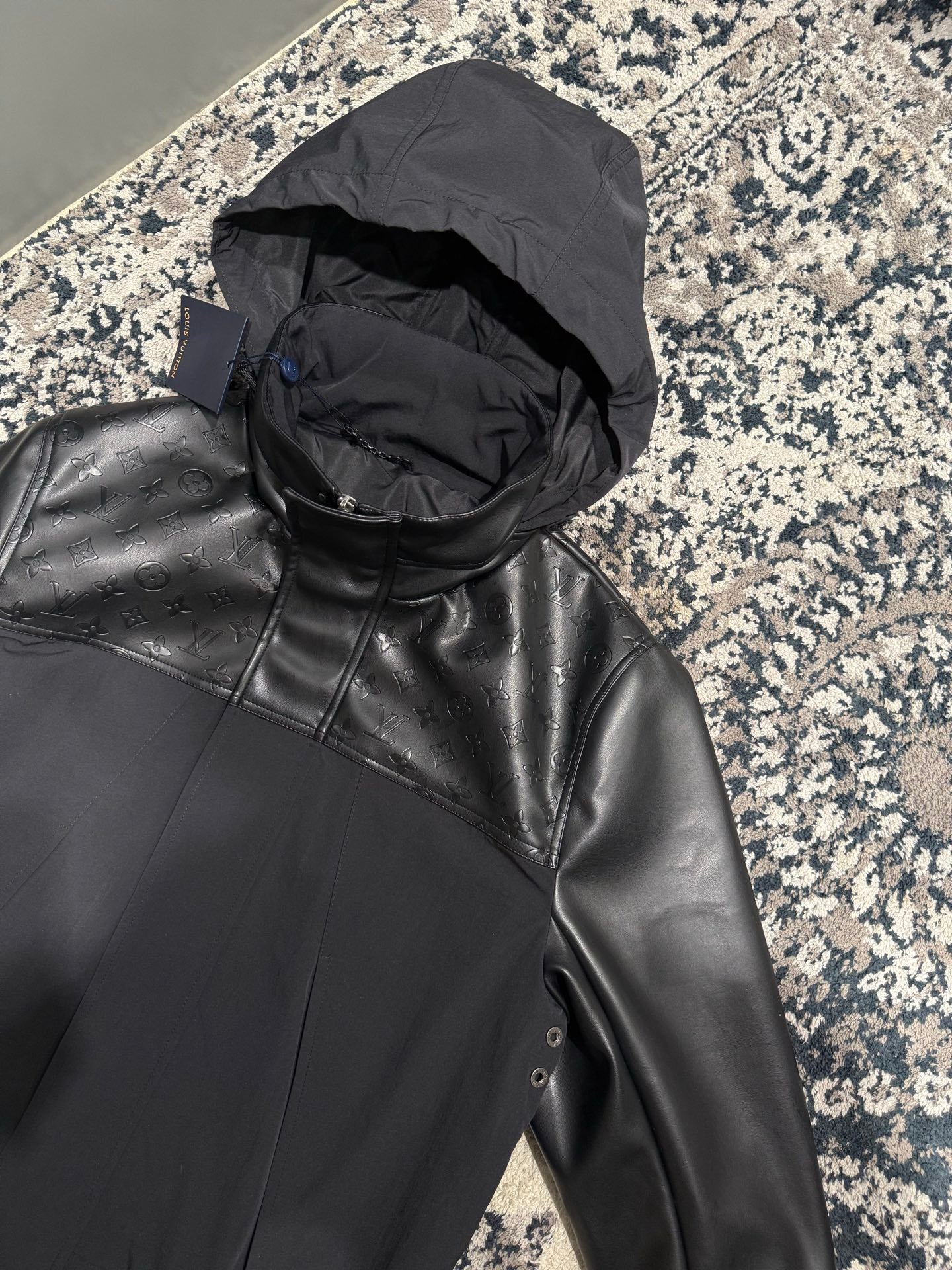 하이브리드 윈드브레이커 (Hybrid Windbreaker)