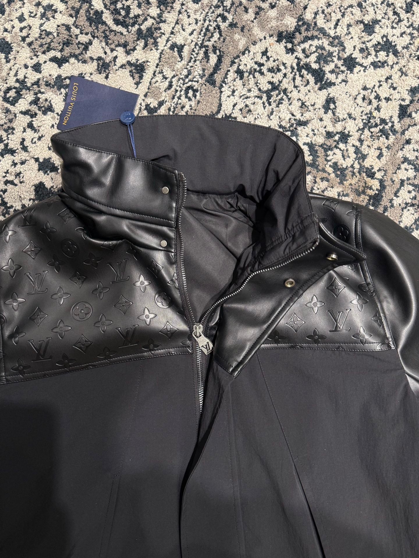 하이브리드 윈드브레이커 (Hybrid Windbreaker)