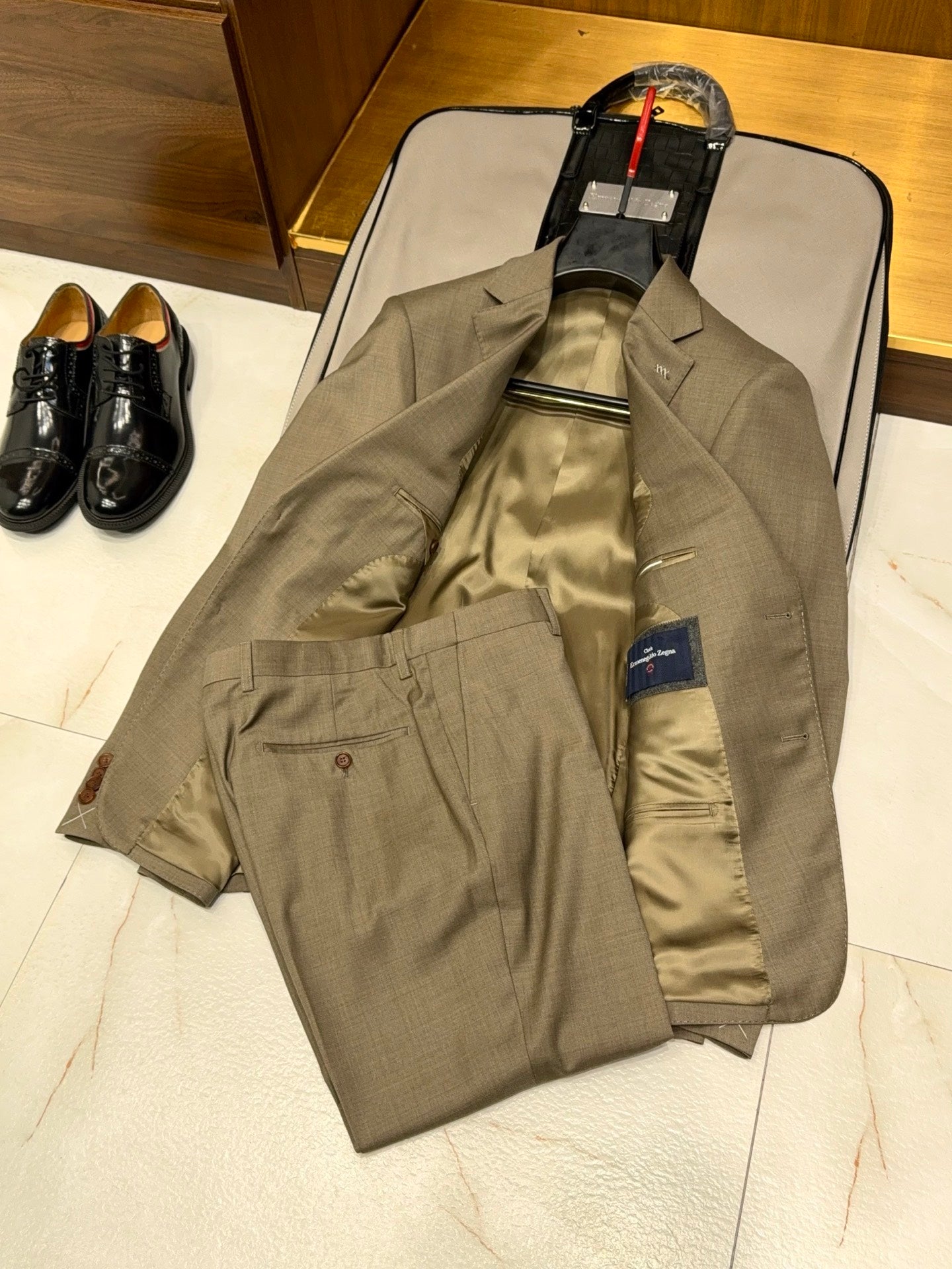 부티크 수트 (boutique suit)