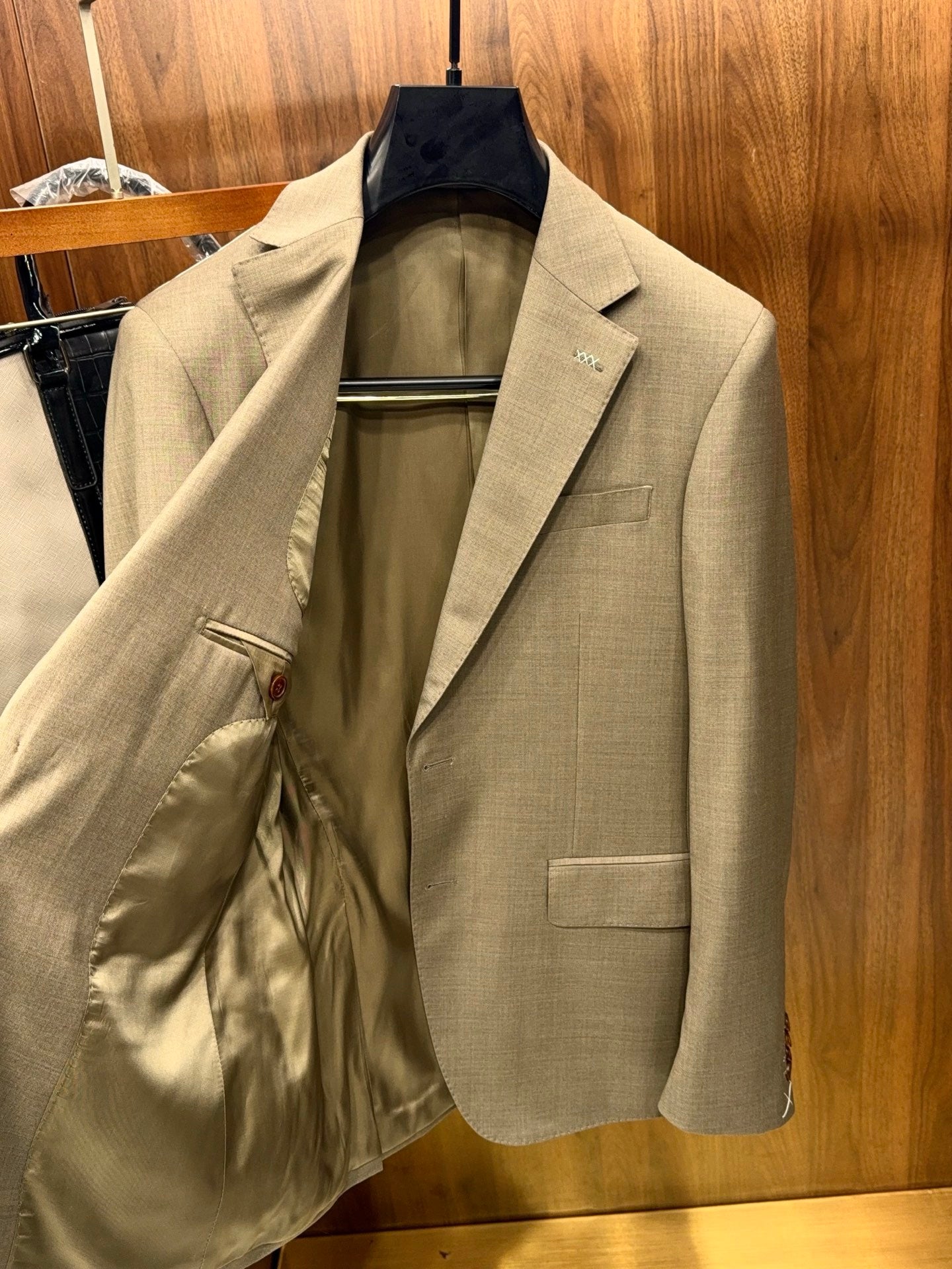 부티크 수트 (boutique suit)