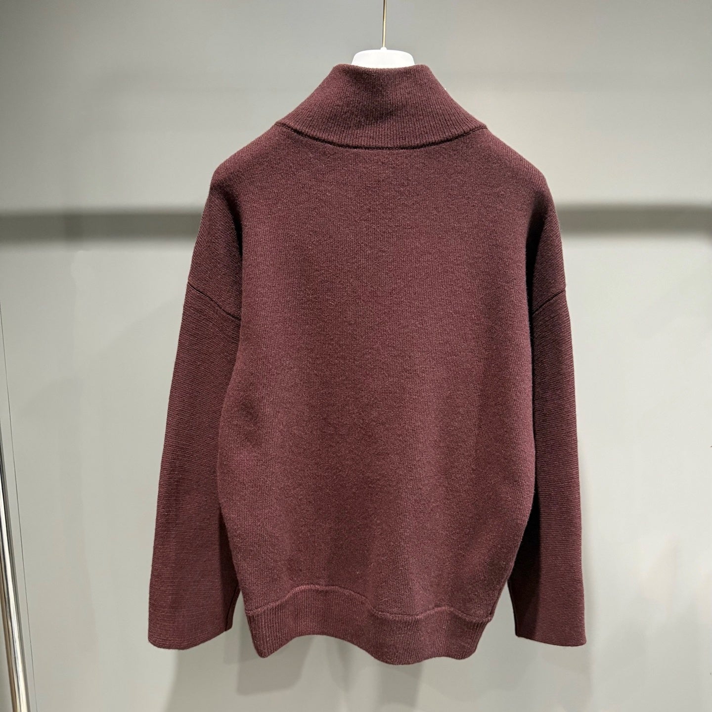 솔리드 니트 (solid knit)