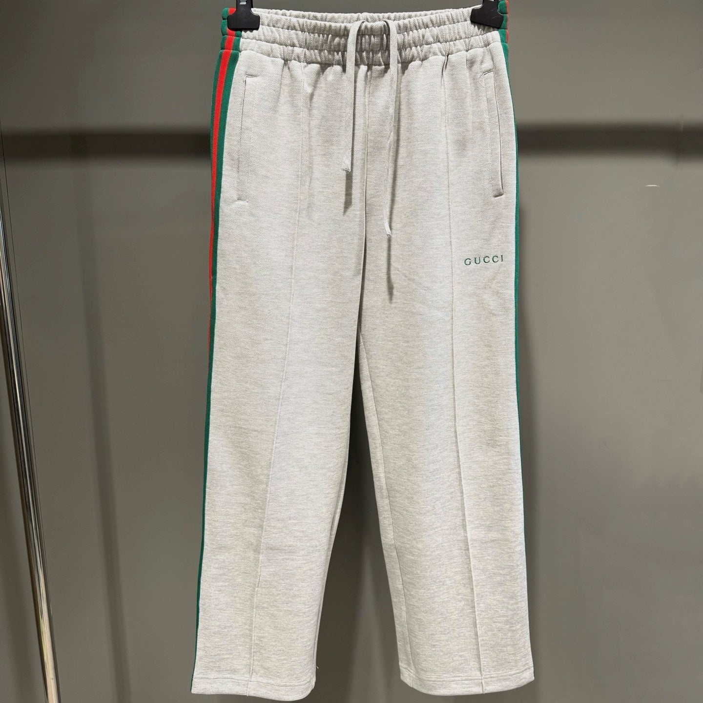 스트라이프 트레이닝바지 (striped training pants)