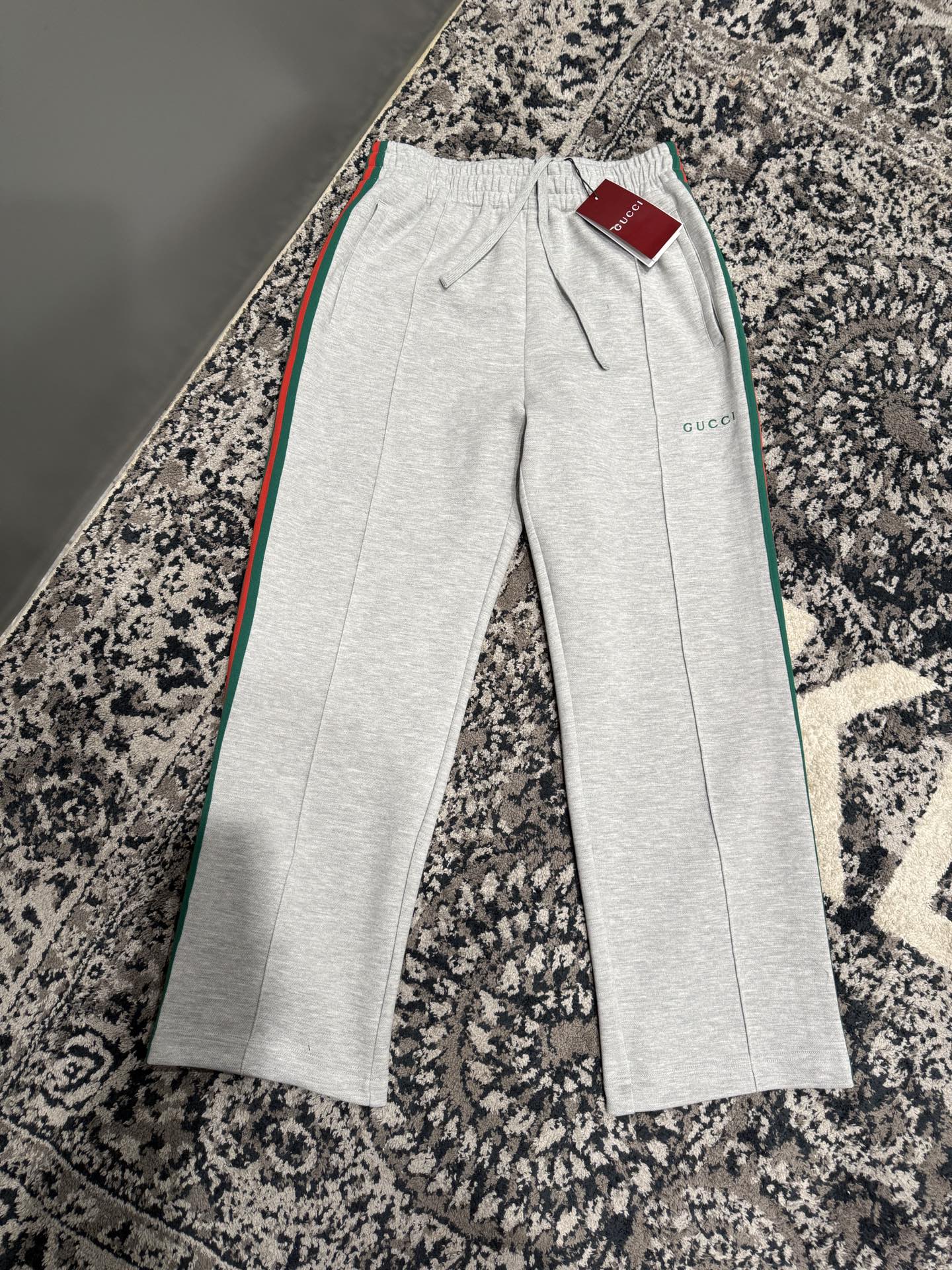 스트라이프 트레이닝바지 (striped training pants)